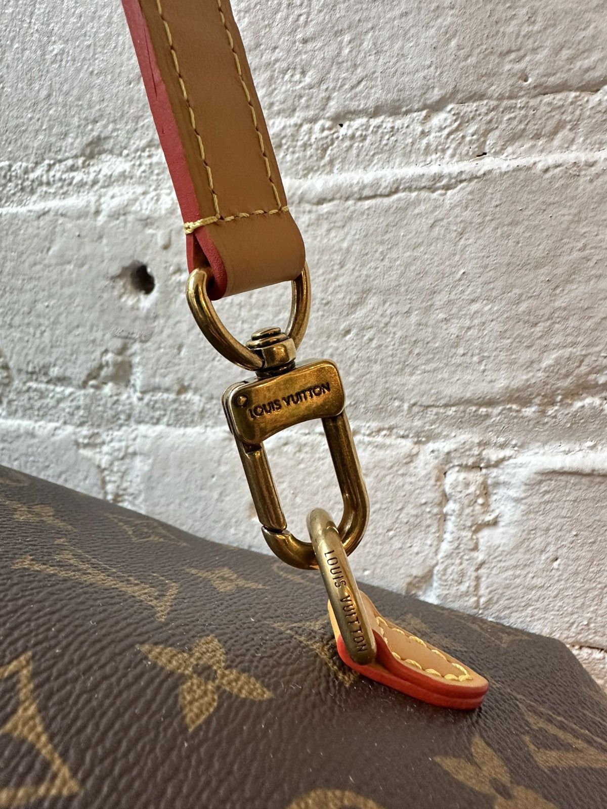 Louis Vuitton LOUIS VUITTON ALL LEATHER BOUQUT BAG Size ONE SIZE - 7 Thumbnail