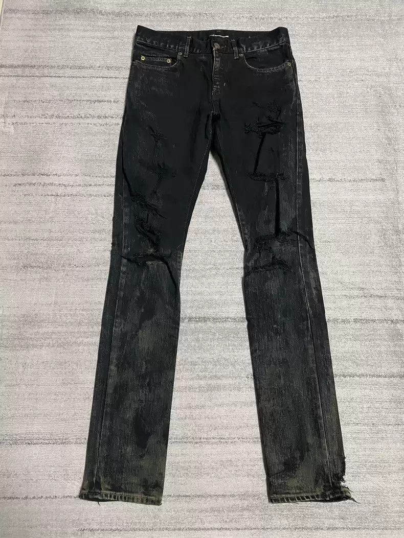 Saint Laurent Paris Saint Laurent oil pollution destroys