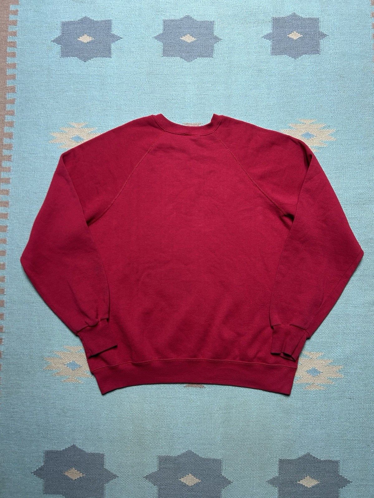Vintage Vintage 80s crewneck sweatshirt blank crimson red raglan XL Size US XL / EU 56 / 4 - 6 Thumbnail