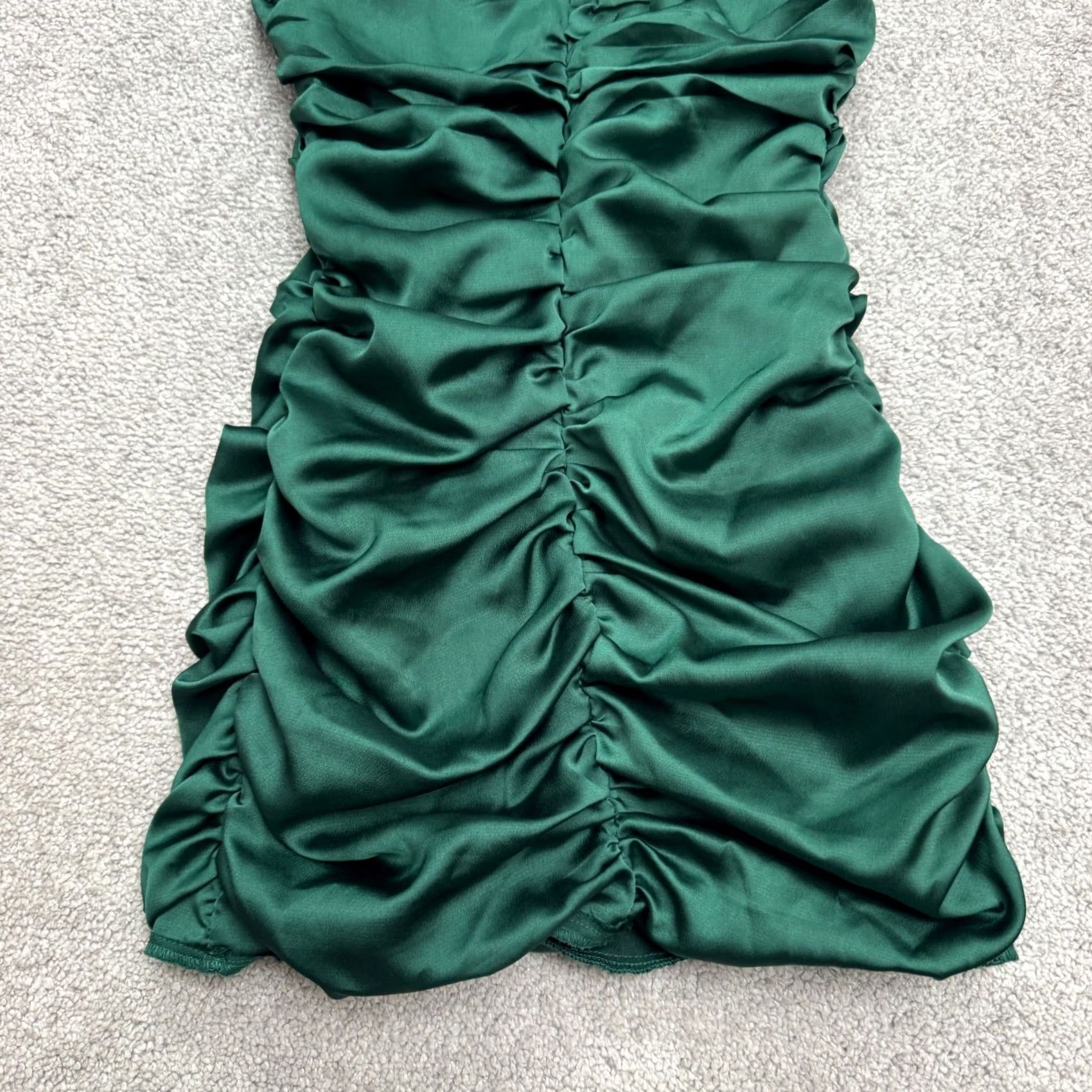Vintage Hello Molly Satin Ruched Strappy Bodycon Mini Dress Womens XS 2 Emerald Green Satin Bodycon Mini Dress XS Emerald Green Sexy Glam Elegant 2020s Womens Size XS / US 0-2 / IT 36-38 - 3 Thumbnail