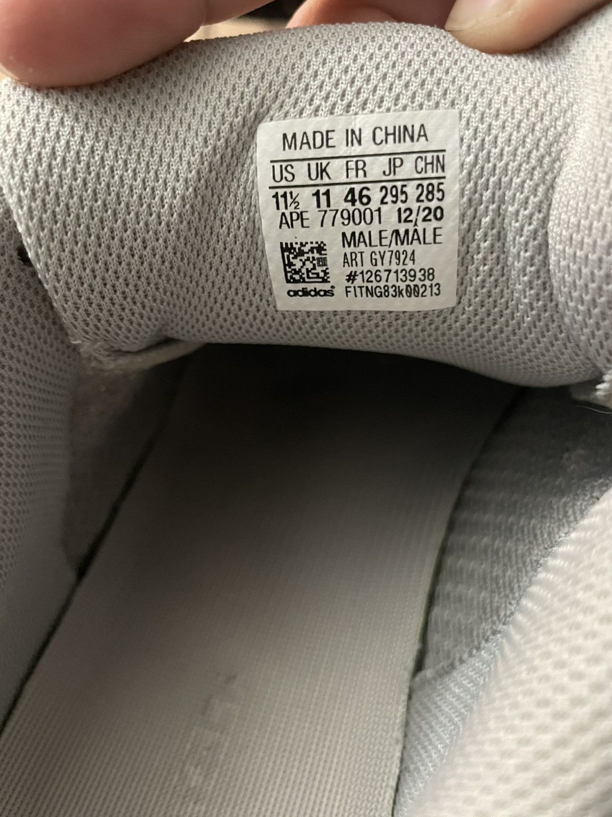 Yeezy Yeezy boost 700 v2 cream Size US 11.5 / EU 44-45 - 10 Thumbnail