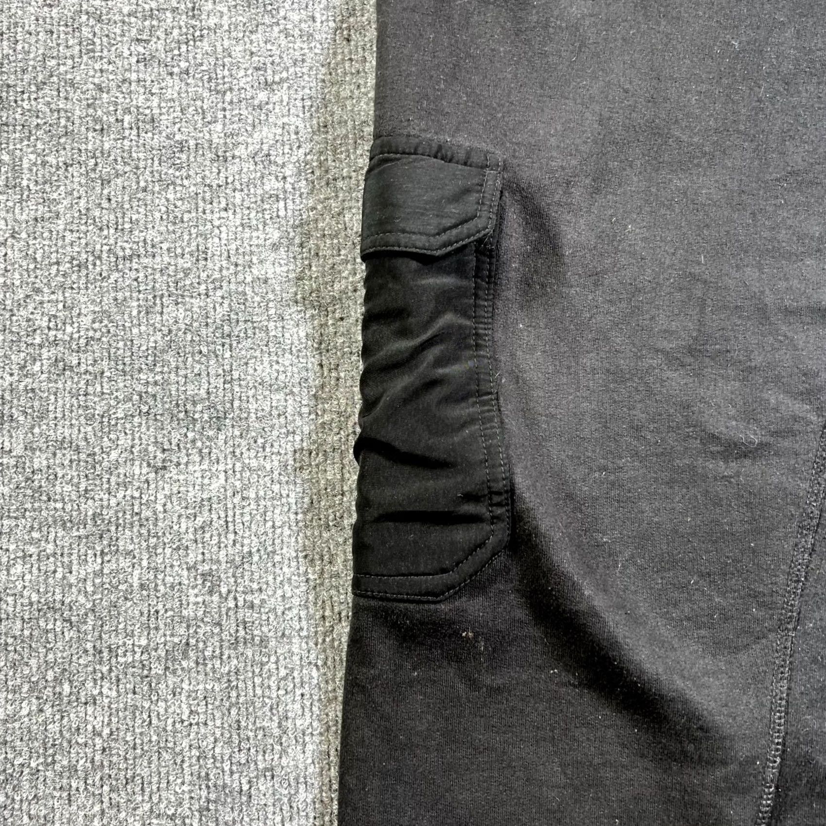 Ecko Unltd. VTG Ecko Unltd. Sweatpants Mens 2XL Black Cargo Pocket Fleece Lined Tapered Leg Size US 39 - 7 Thumbnail