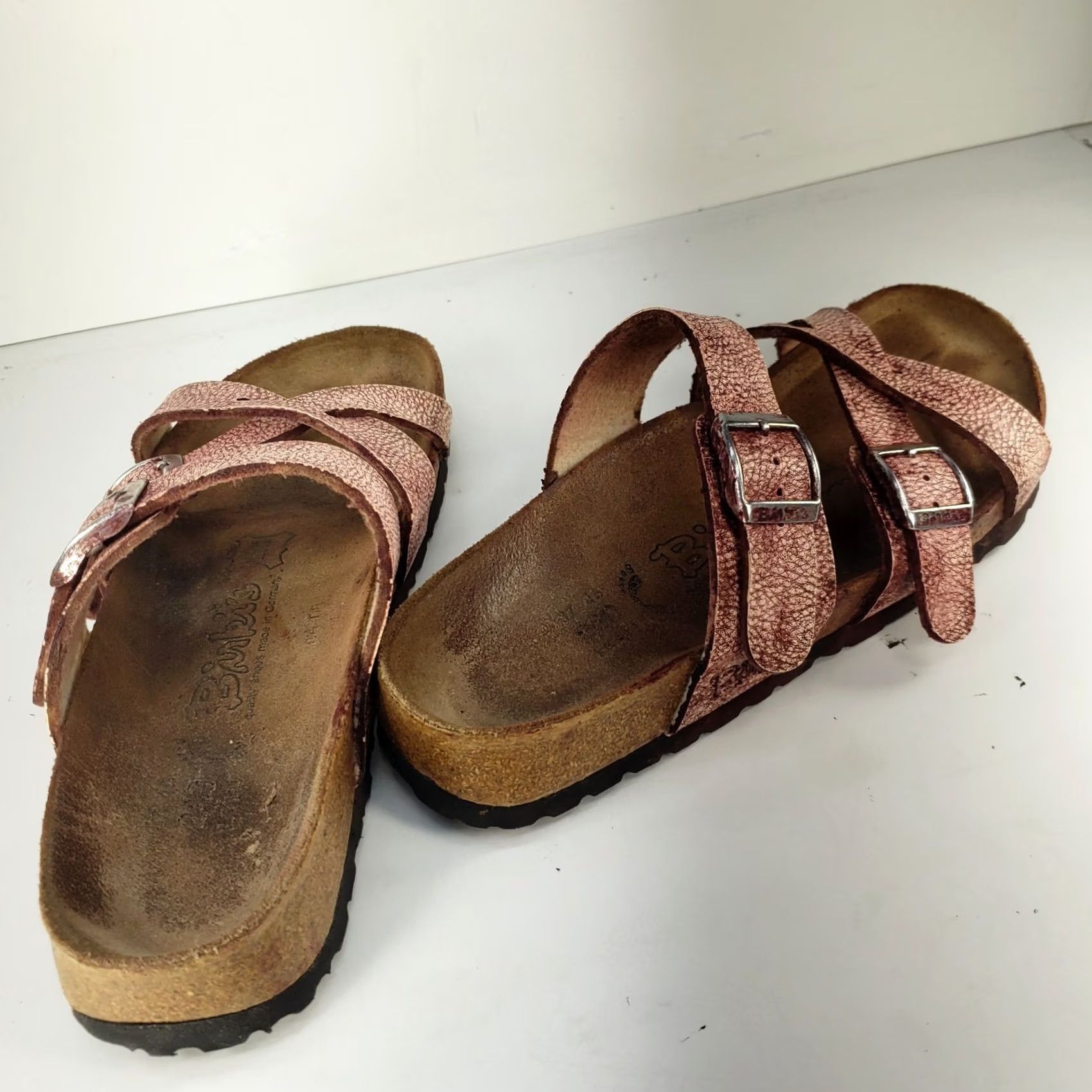 Birkenstock Birki's Birkenstock Tahiti Two Strap Slip On Slides Sandals Pink 6 Women Leather Upper Rubber Outsole Bohemian Vintage: No Size US 6 / IT 36 - 4 Thumbnail