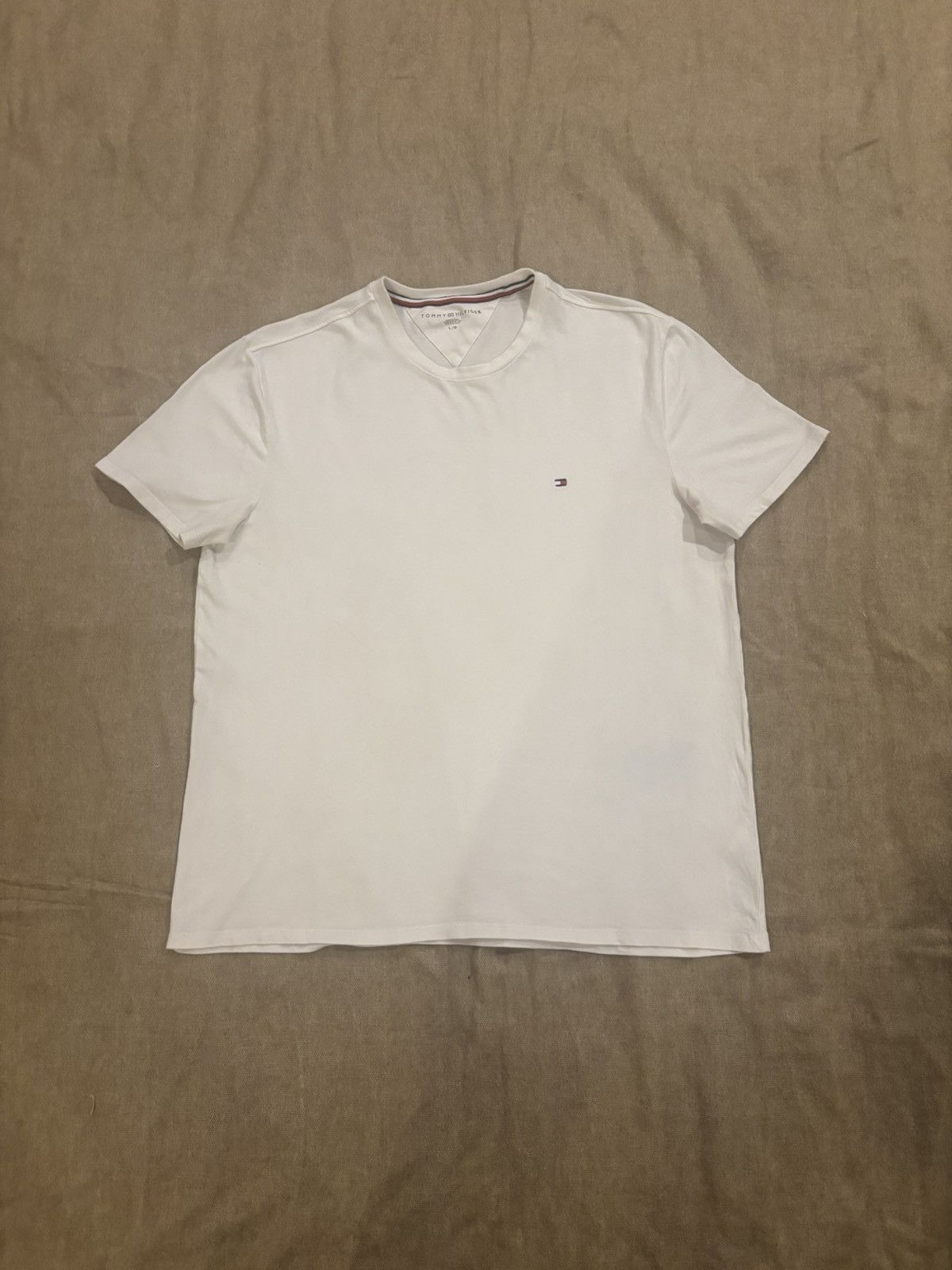 Tommy Hilfiger Tommy Hilfiger T.shirt.mt-117 Size US L / EU 52-54 / 3 - 1 Thumbnail