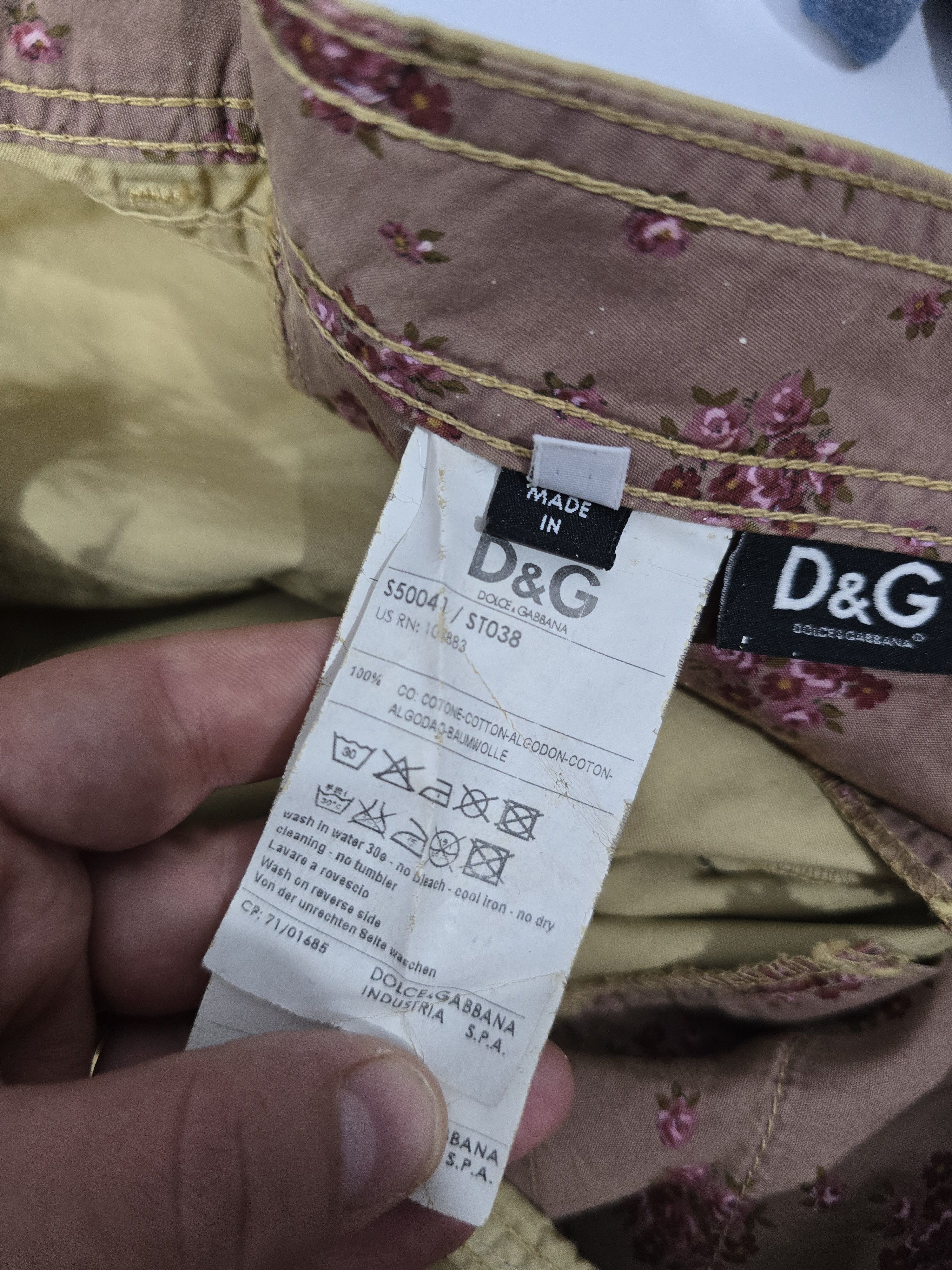 Dolce & Gabbana Vintage DOLCE & GABBANA Devotees Women’s W30 LIKE NEW Size 30" / US 8 / IT 44 - 11 Thumbnail