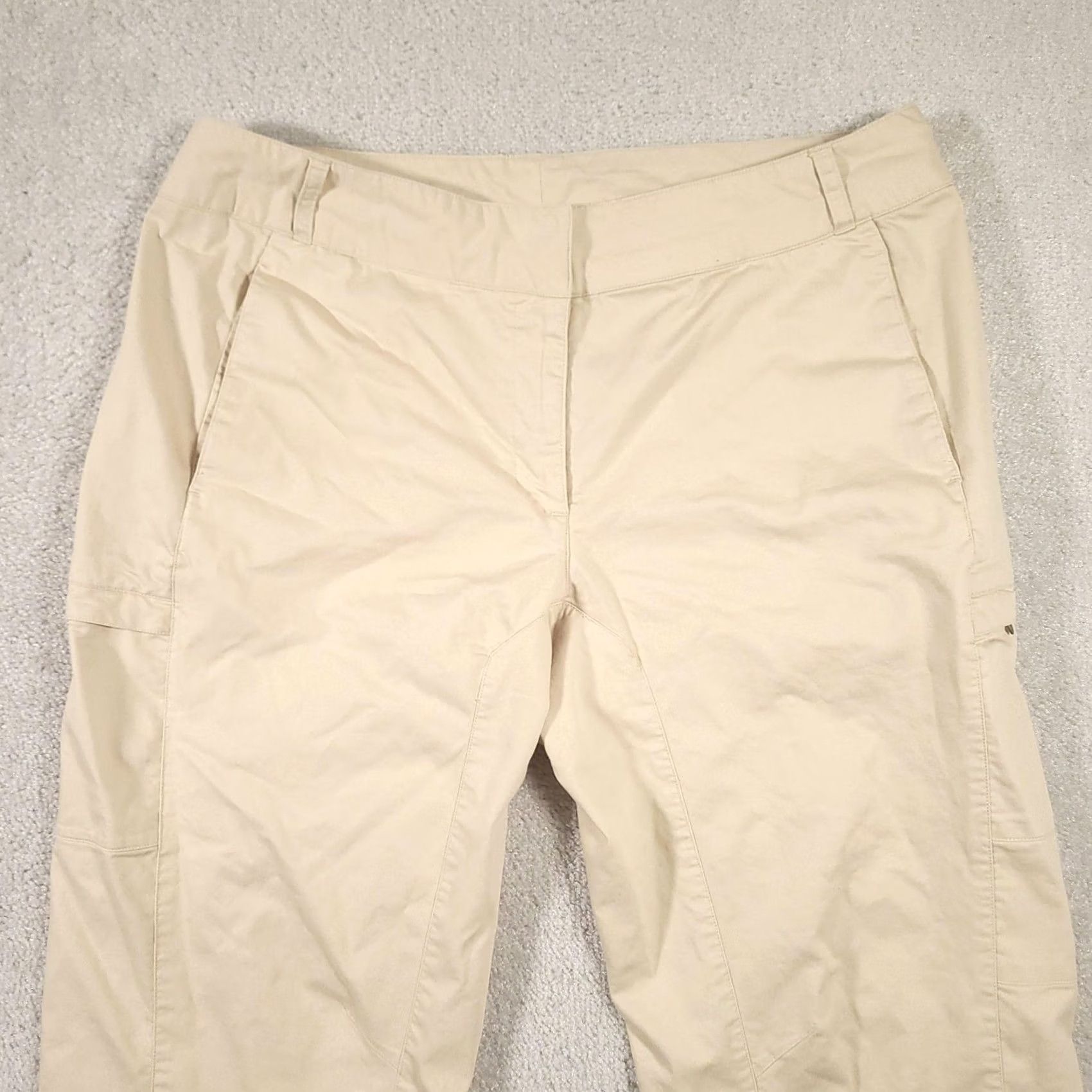 Adidas Adidas Capri Pants Womens 14 Khaki Beige Cargo Zip Pocket Embroidered Logo Sport Pants Capris 14 Beige Womens Size 36" / US 14 / IT 50 - 3 Thumbnail