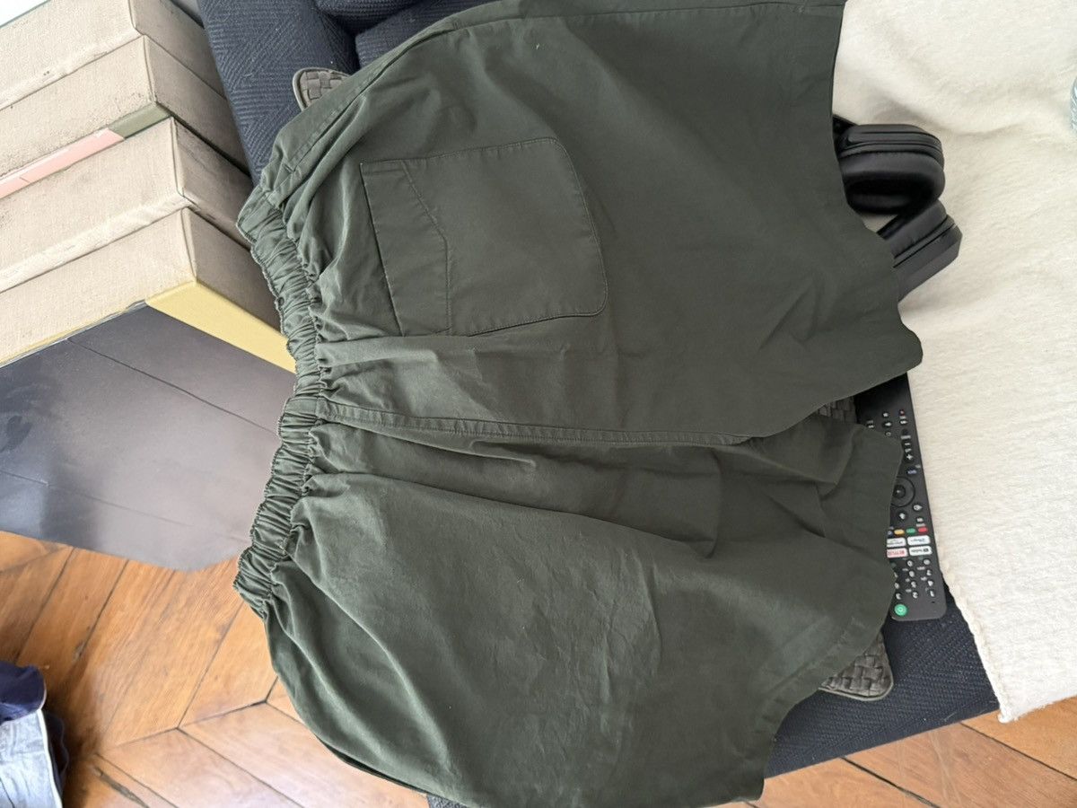 Balenciaga Short Balenciaga kaki Size US 31 - 6 Thumbnail