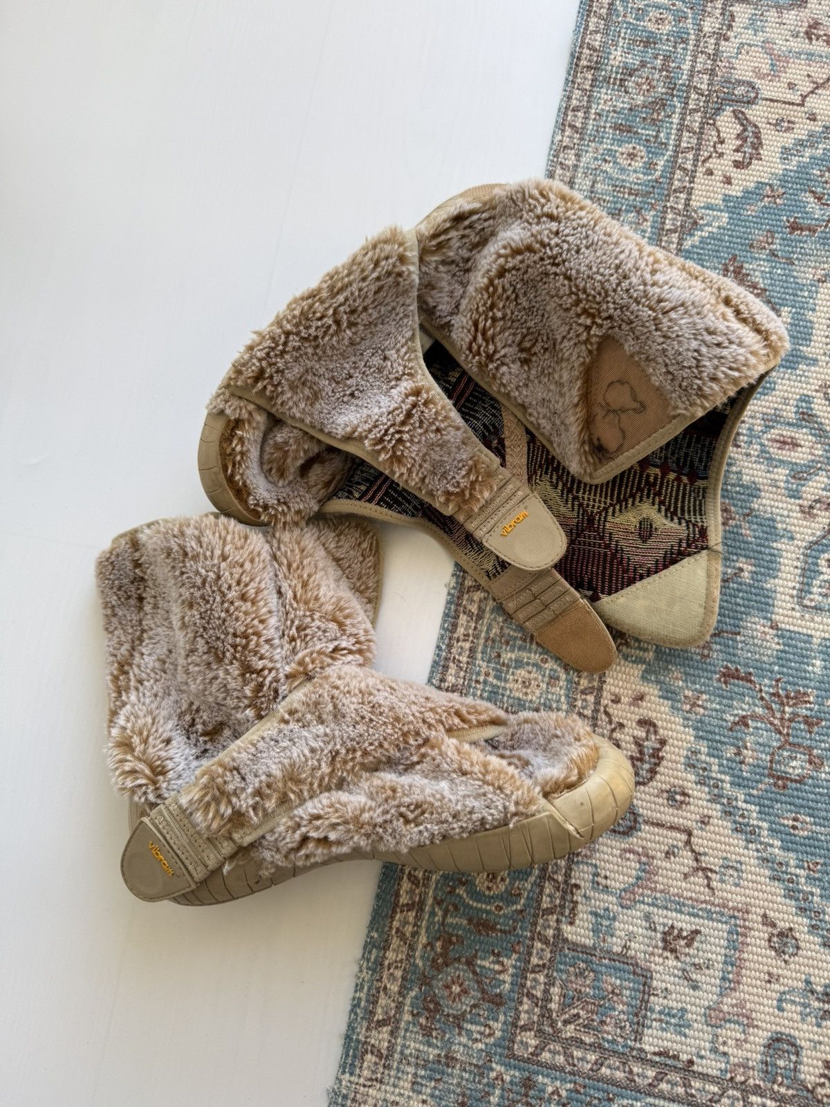 Vibram Furoshiki Vibram Fivefinger Fur Lapland Shoes Size 36-37 Size US 6.5 / IT 36.5 - 8 Thumbnail