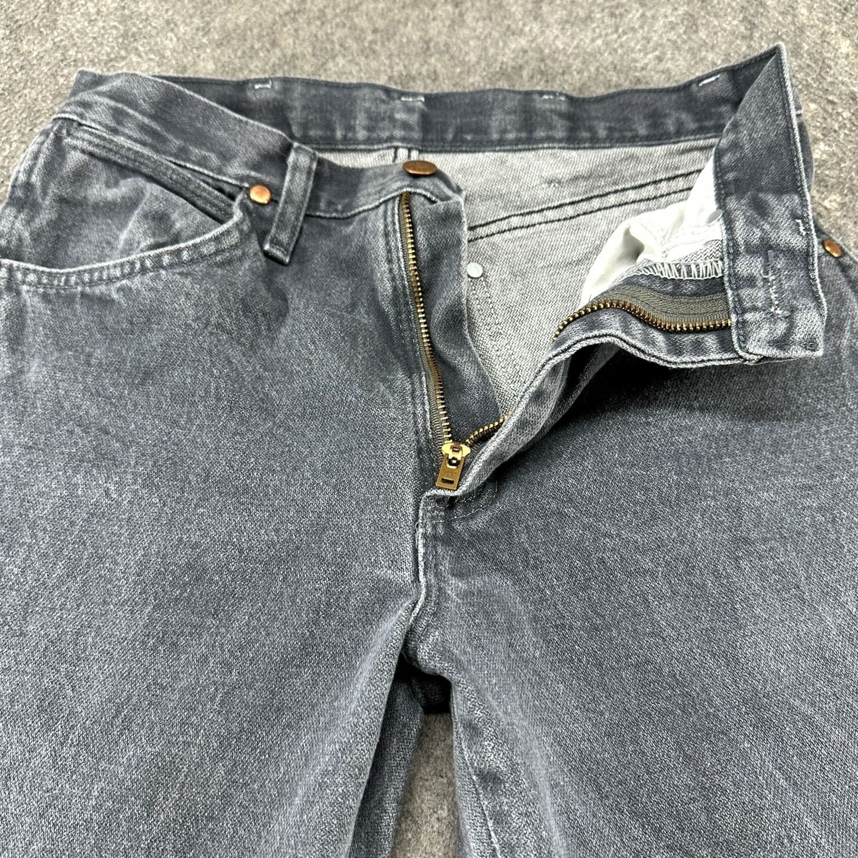 Wrangler VINTAGE Wrangler Jeans Mens 28x34 Grey Cowboy Cut Regular Fit Light Wash Denim 13MWZ 90s Cowboy Mens Jeans Regular Blue Cotton 5-Pocket Size US 28 / EU 44 - 2 Thumbnail