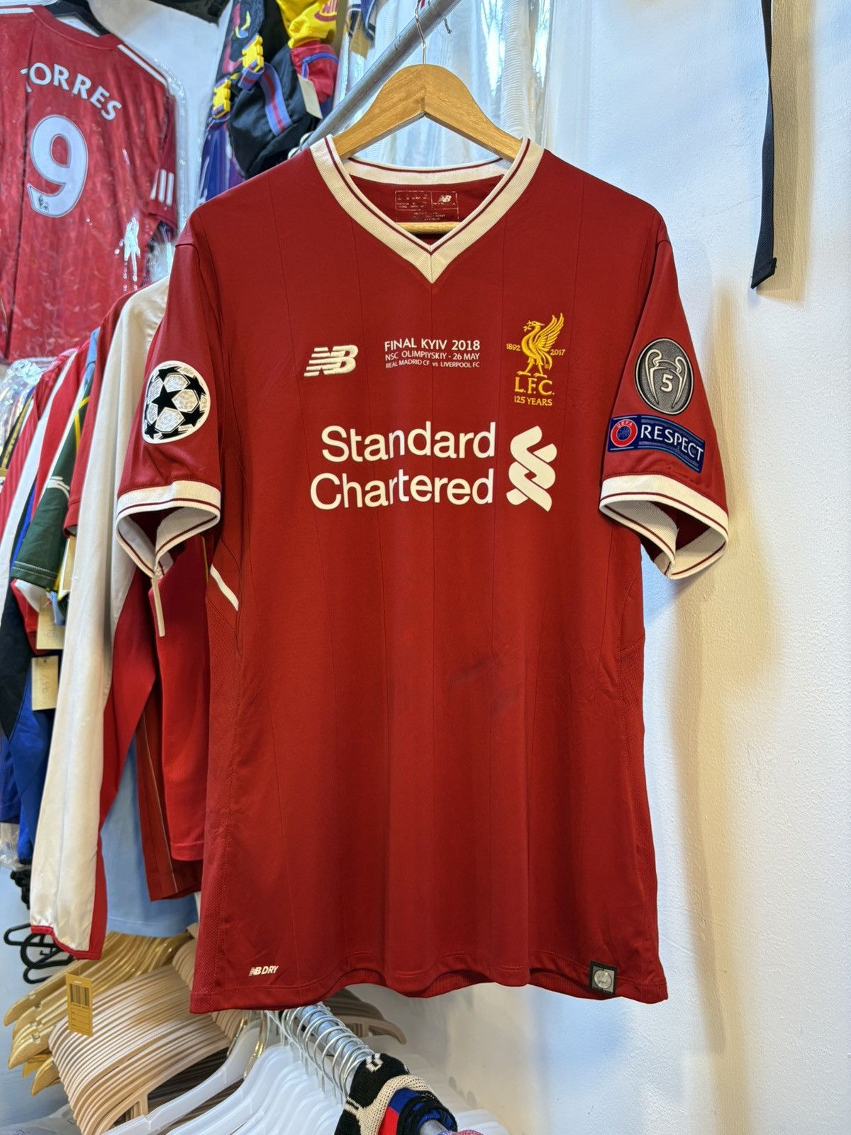New Balance 2017-2018 Liverpool FC ALEXANDER-ARMOLD 66 Size US L / EU 52-54 / 3 - 4 Thumbnail