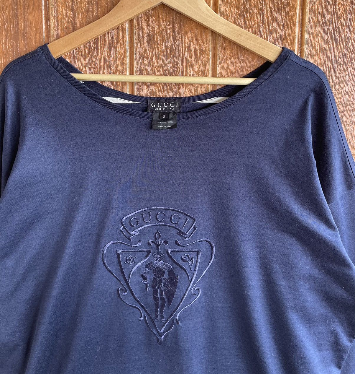 Gucci A/W’25🔥GUCCI🔥Embroidered Crest Logo 3Quartes Tshirt Size S / US 4 / IT 40 - 3 Thumbnail