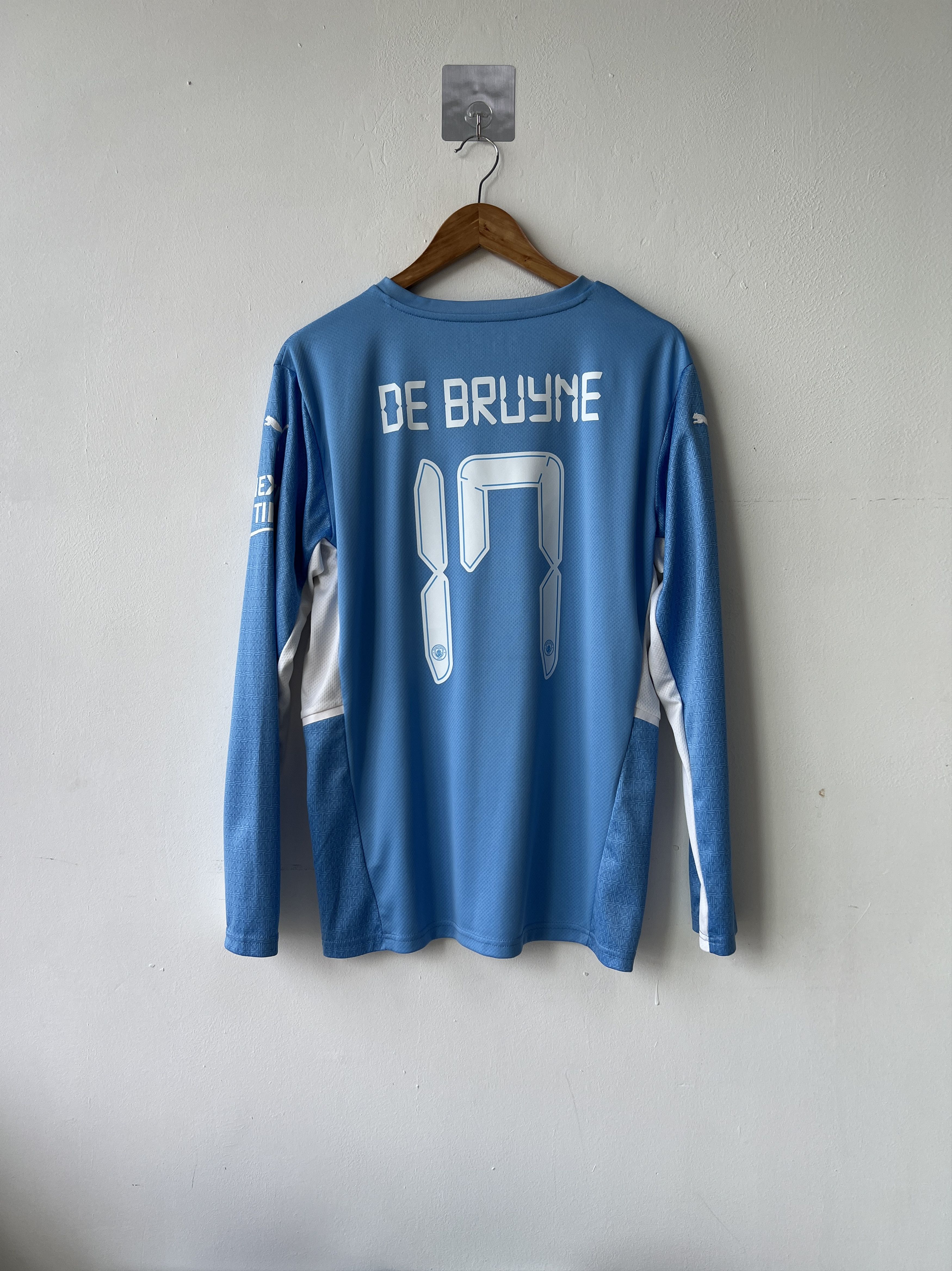 Puma (L) Manchester City 2021-22 Home Long Sleeve Kit De Bruyne Size US L / EU 52-54 / 3 - 1 Thumbnail