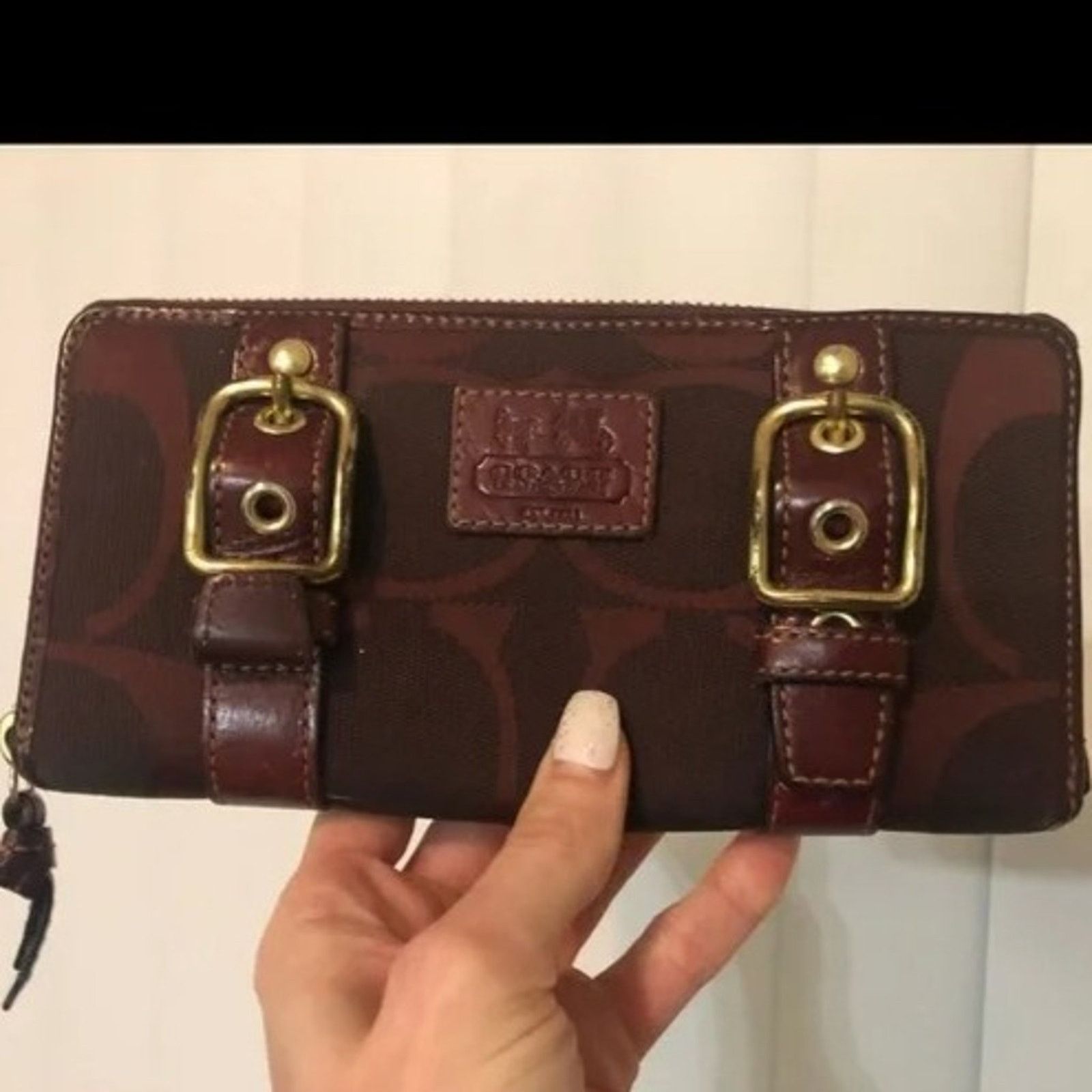 Coach COACH Carrige Zoe Signature Leather double Buckle ZIP Wallet Size ONE SIZE - 1 Thumbnail