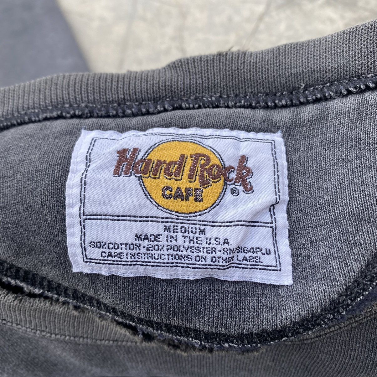 Hard Rock Cafe Beautifully Distressed 1990s Hard Rock Crewneck Size US L / EU 52-54 / 3 - 8 Thumbnail