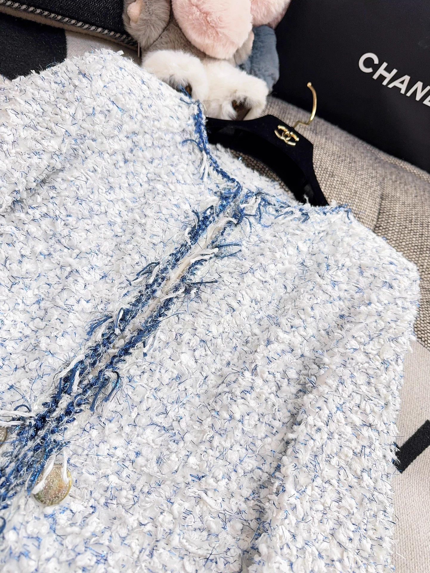 Chanel Chanel 18s Waterfall Blue/White Tassel-Tweed 8sleeve Jacket Size XS / US 0-2 / IT 36-38 - 4 Thumbnail