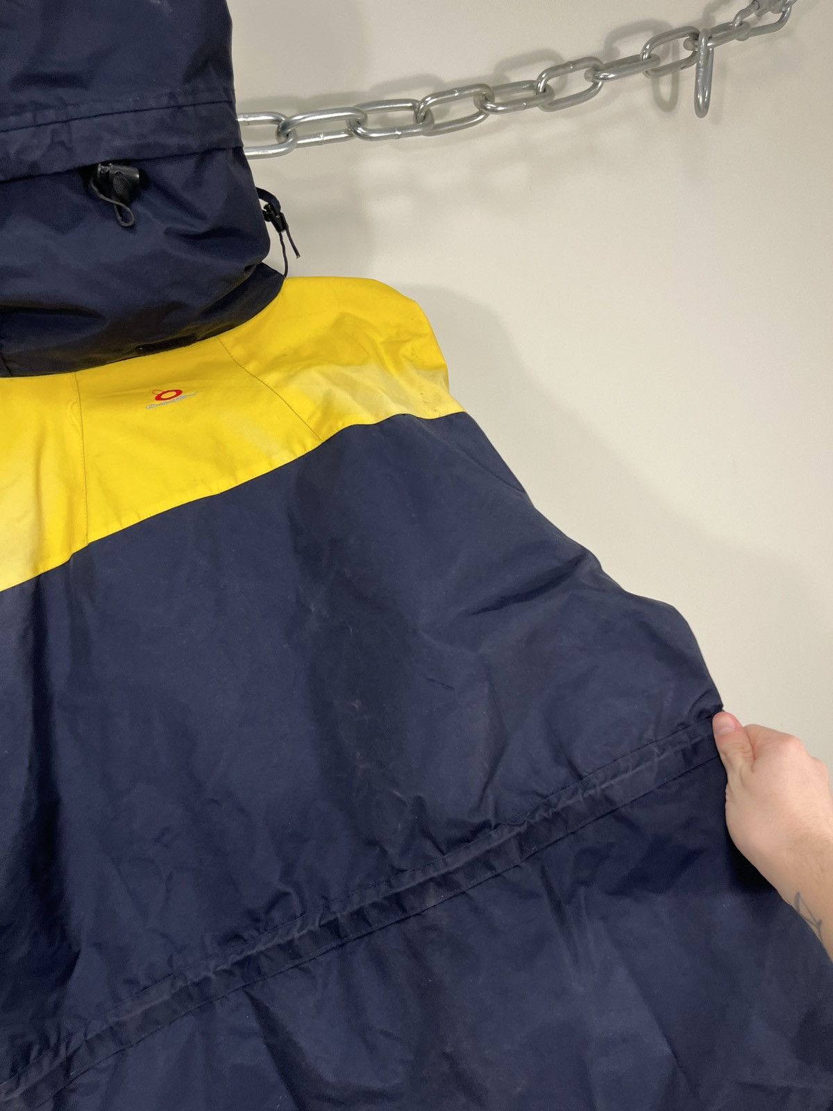 Oakley Vintage Oakley 90s Tech Hooded Outdoor Windbreaker Jacket Size US M / EU 48-50 / 2 - 24 Thumbnail