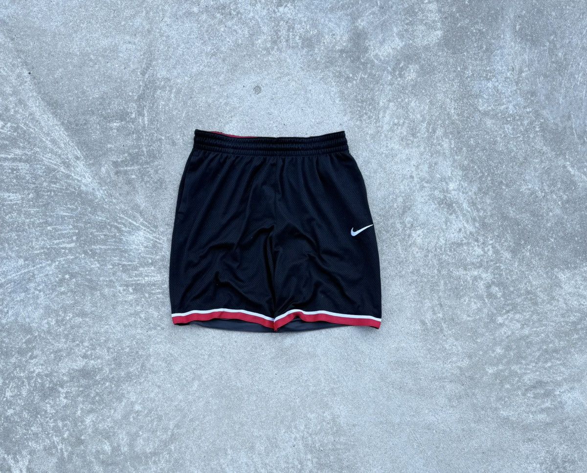 Nike Vintage Nike Y2K avantgarde streetwear shorts Size US 34 / EU 50 - 3 Thumbnail