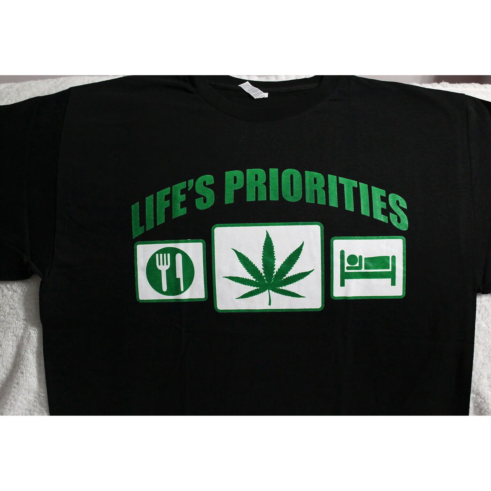 Vintage Marijuana Mens T-Shirt Extra Large XL Lifes Priorities Size US L / EU 52-54 / 3 - 2 Thumbnail