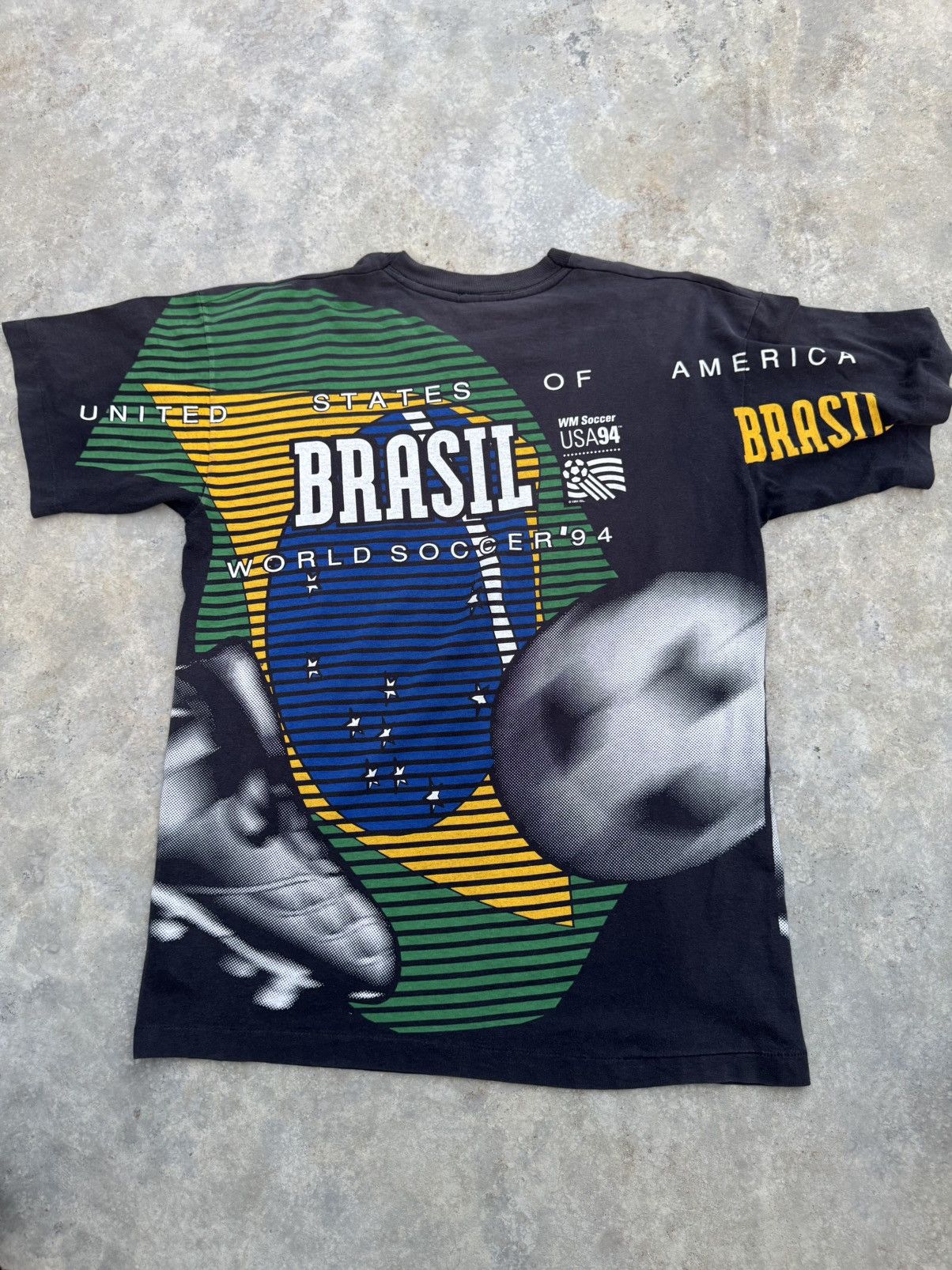 Other Brazil 1994 Vintage Fullprint Tee Size US L / EU 52-54 / 3 - 2 Thumbnail