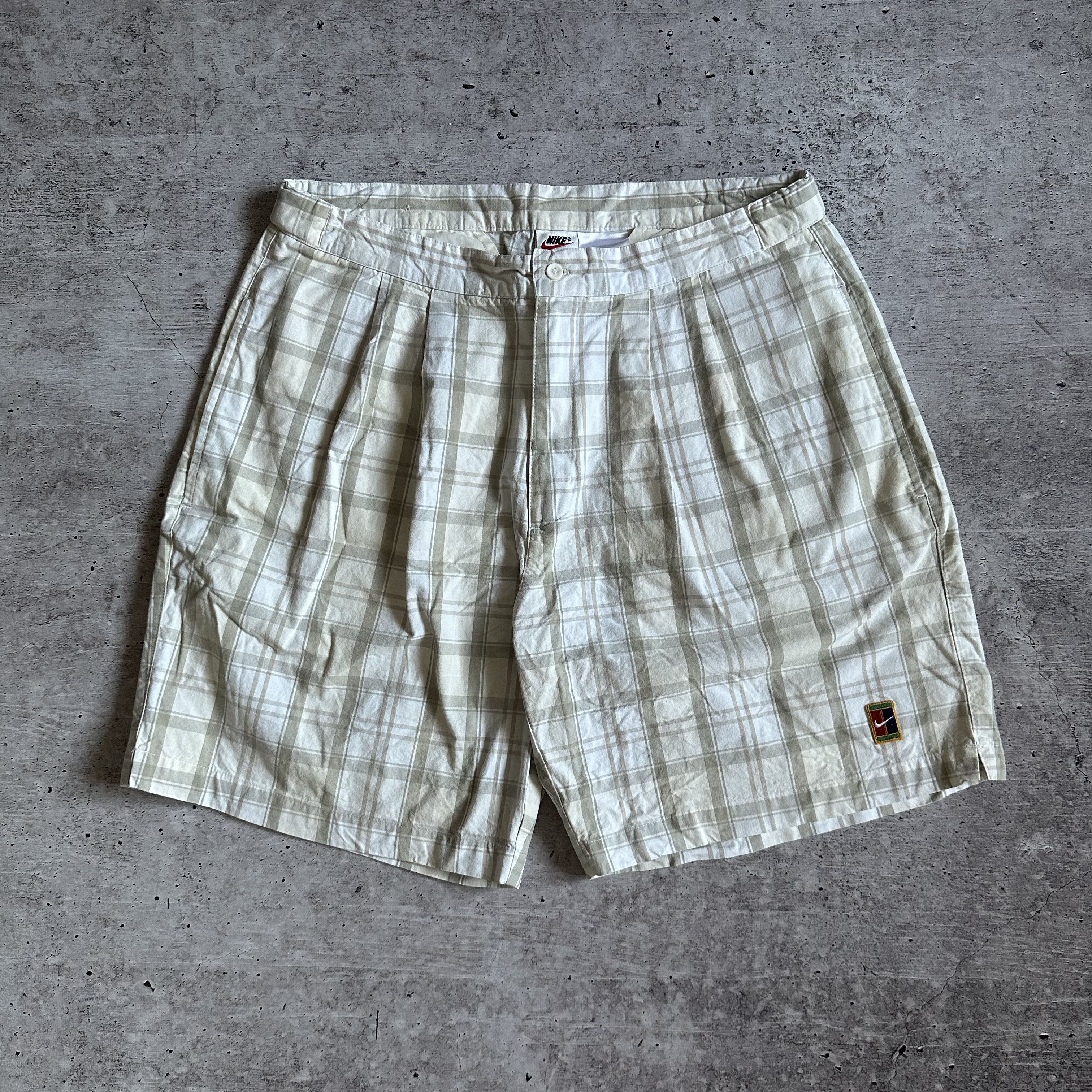 Nike Nike Court 90s Vintage Oversize Shorts Size US 34 / EU 50 - 1 Thumbnail