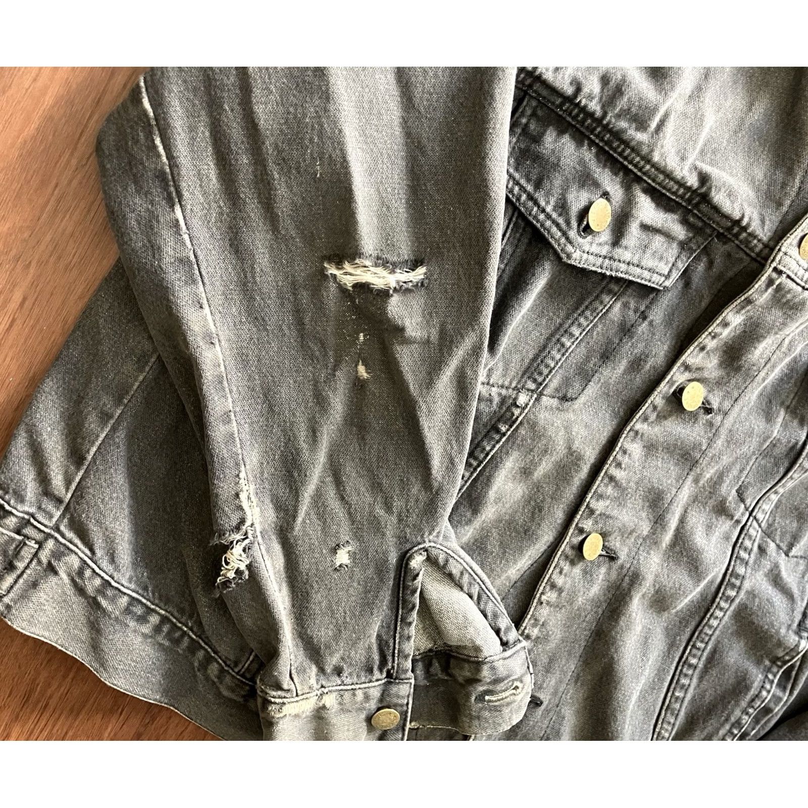 Vintage VINTAGE Expressions Denim Jacket Short 80s Grunge Mens L Gray Cotton Distressed Pockets Button Front Size US L / EU 52-54 / 3 - 5 Thumbnail