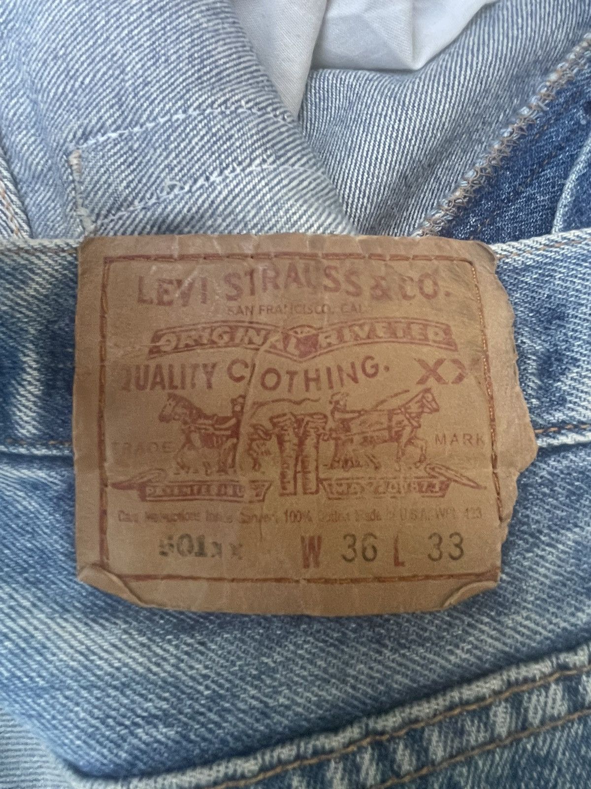 Levi's Vintage Clothing Vintage 1994 Levis 501XX Faded Distresed Size US 34 / EU 50 - 15 Thumbnail