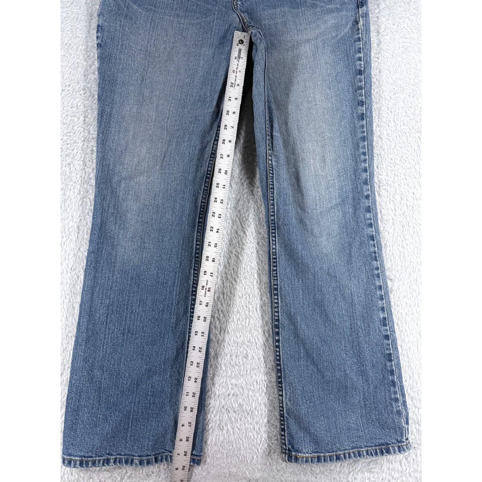Levi's Levis Jeans Womens 10 Blue Denim Bootcut Mid Rise Cotton Blend 30x30 Regular 5-Pocket Design Western Fashion Mens? Wait. end. Size 32" / US 10 / IT 46 - 7 Thumbnail