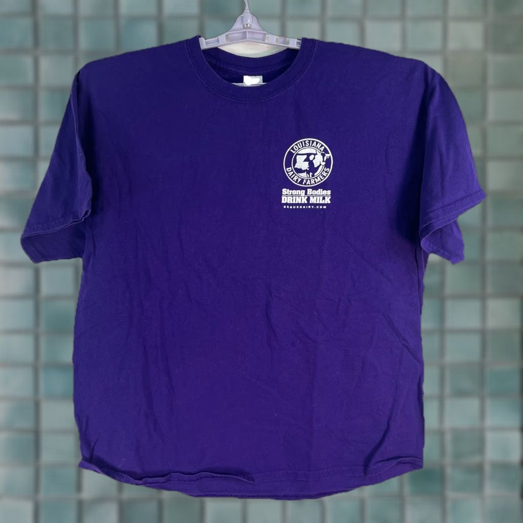 Vintage Louisiana Dairy Farmers Strong Bodies Drink Milk T-Shirt Men’s XL Purple Cow Graphic Print Crew Neck Short Sleeve Regular Fit Size US XL / EU 56 / 4 - 1 Thumbnail