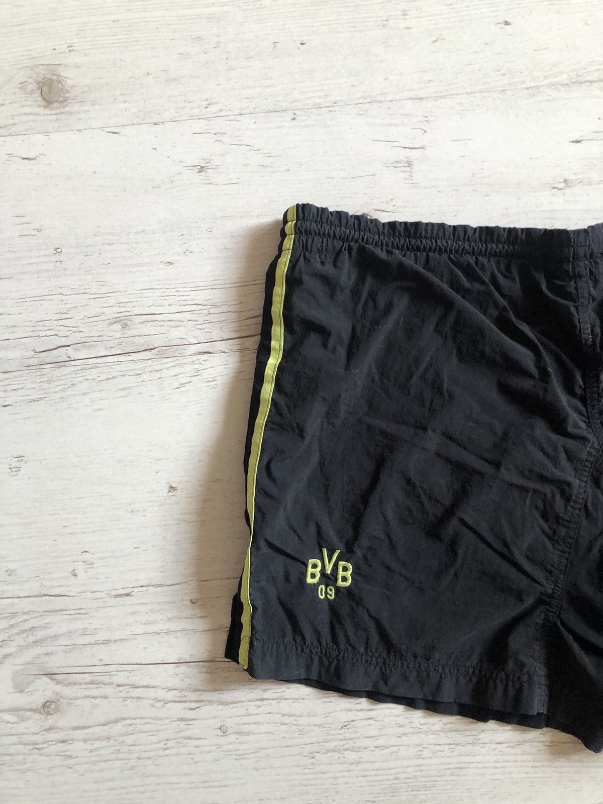 Nike BORUSSIA DORTMUND 1996 1998 FOOTBALL SOCCER SHORTS NIKE Size US 32 / EU 48 - 3 Thumbnail