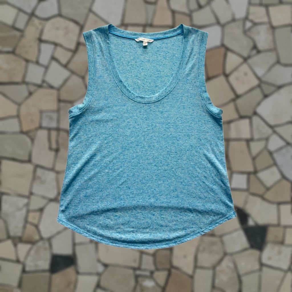 Victoria's Secret Victoria's Secret Blue Heather Sleeveless Tank Top S Unisex Adults Camisole Shirt Linen Polyester Heathered 85/15 85/15 Linen Polyester Short Back Hem Size S / US 4 / IT 40 - 1 Thumbnail