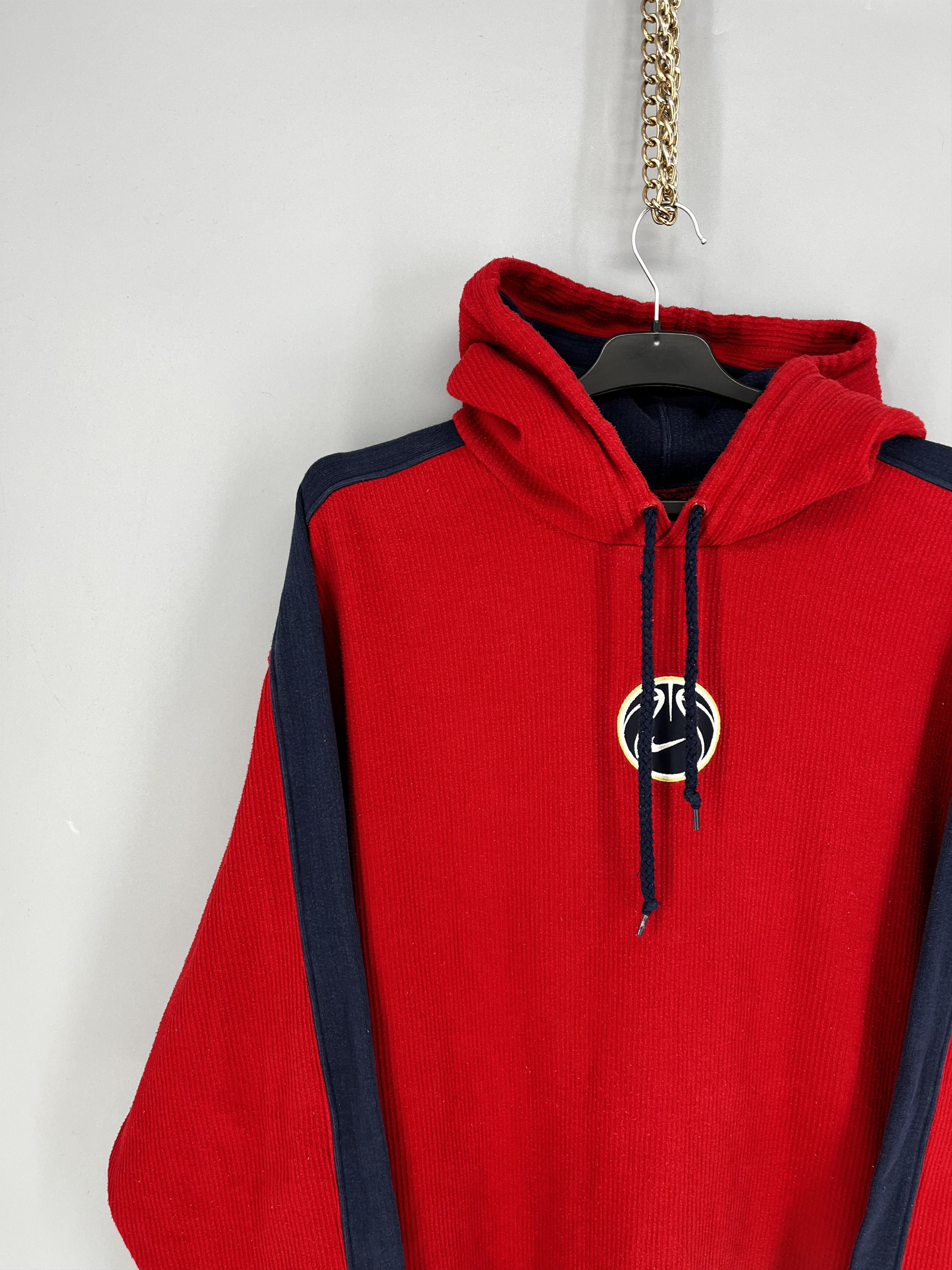 Nike Rare Vintage Nike Hoodie – Essential 2000s Streetwear (L) Size US L / EU 52-54 / 3 - 4 Thumbnail