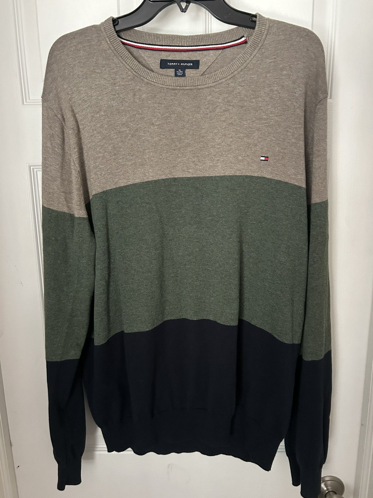 Tommy Hilfiger Tommy Hilfiger 3 tone sweater Size US XL / EU 56 / 4 - 1 Thumbnail