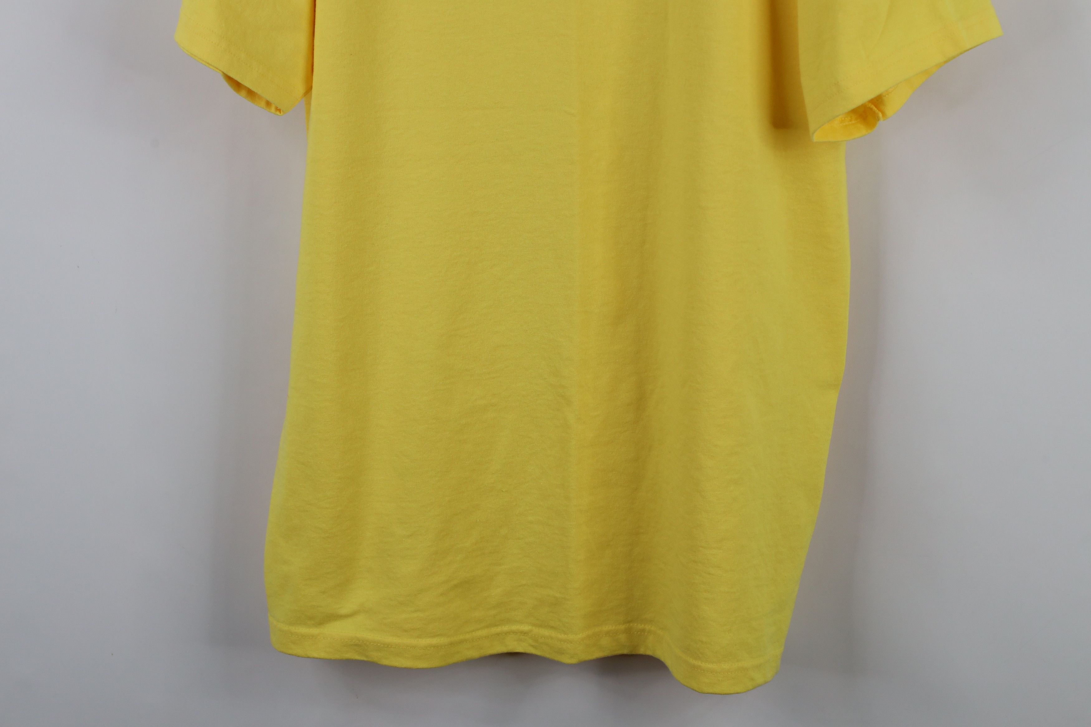 Vintage Deadstock Vintage 90s Streetwear Short Sleeve T-Shirt Yellow Size US L / EU 52-54 / 3 - 3 Thumbnail