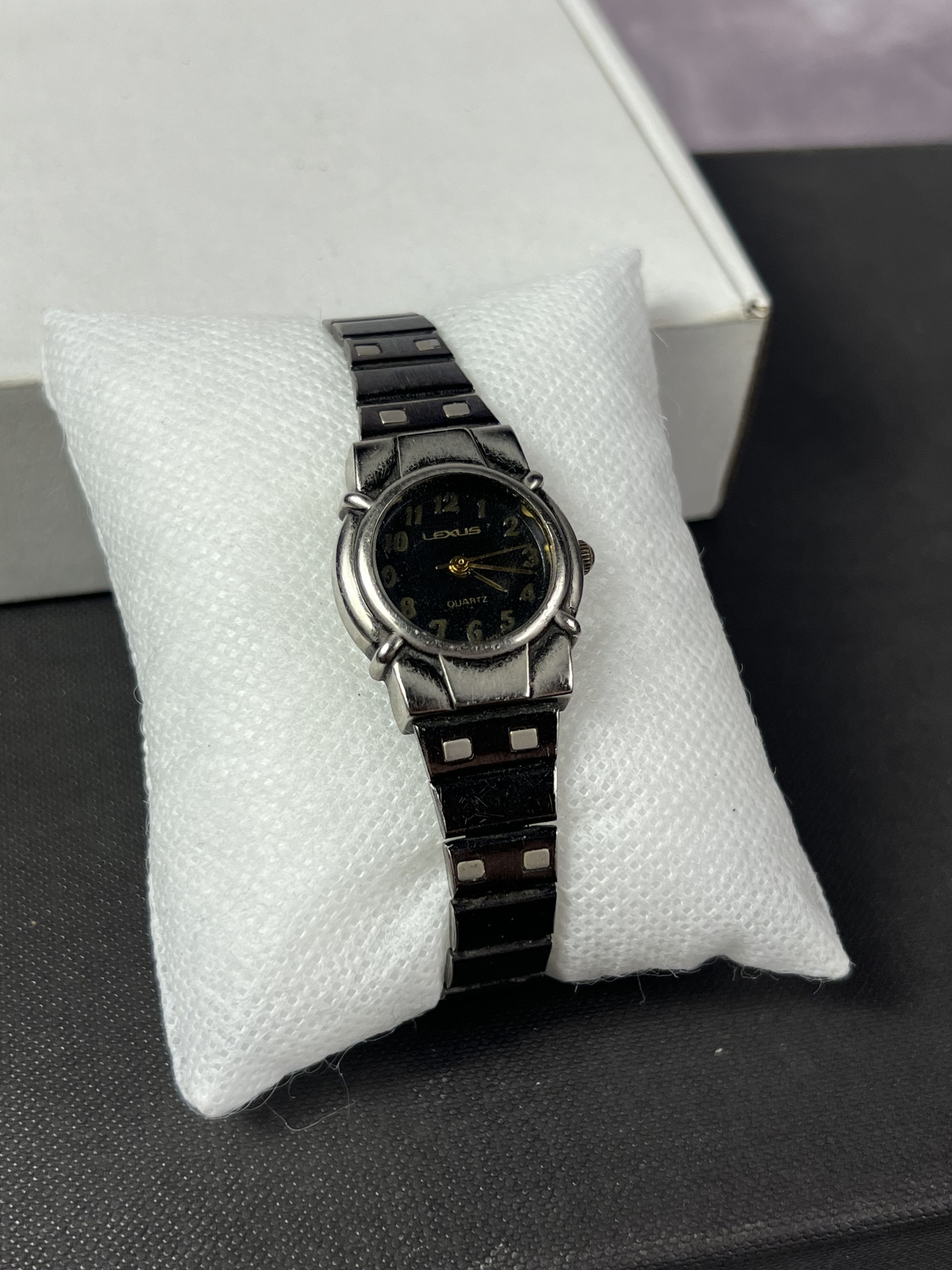 Vintage Futuristic Minimalistic Lexus Japanese Style Bracelet Watch Size ONE SIZE - 3 Thumbnail