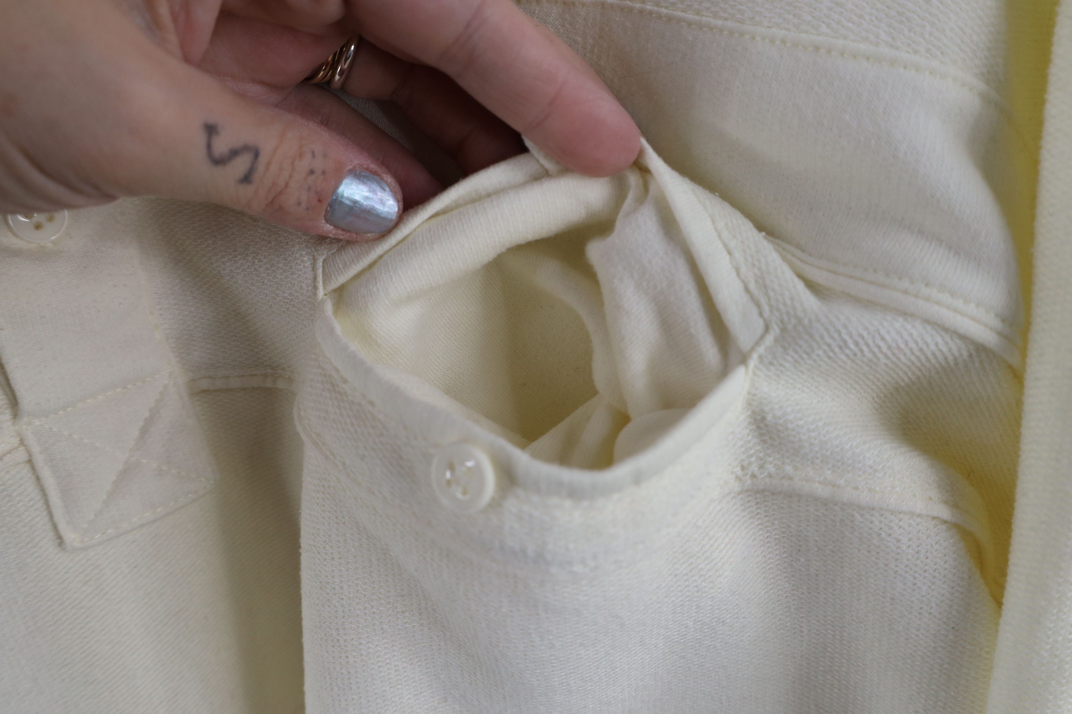 Vintage Vintage 90s Streetwear Block Pullover Long Sleeve Polo Cream Size US L / EU 52-54 / 3 - 4 Thumbnail