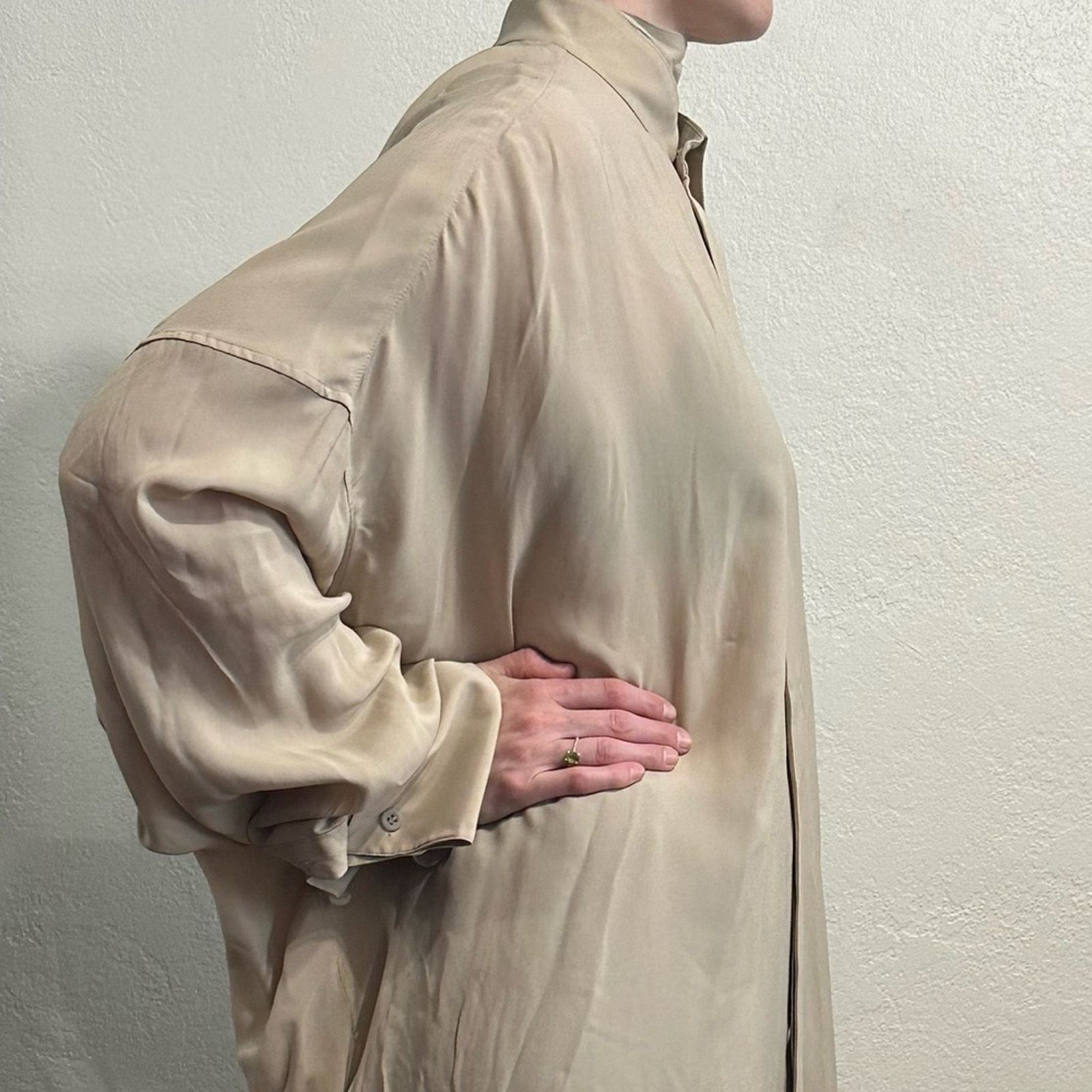 Balenciaga SS20 Unisex Oversized Button Front Shirt size FR 34 Beige Size ONE SIZE - 11 Thumbnail