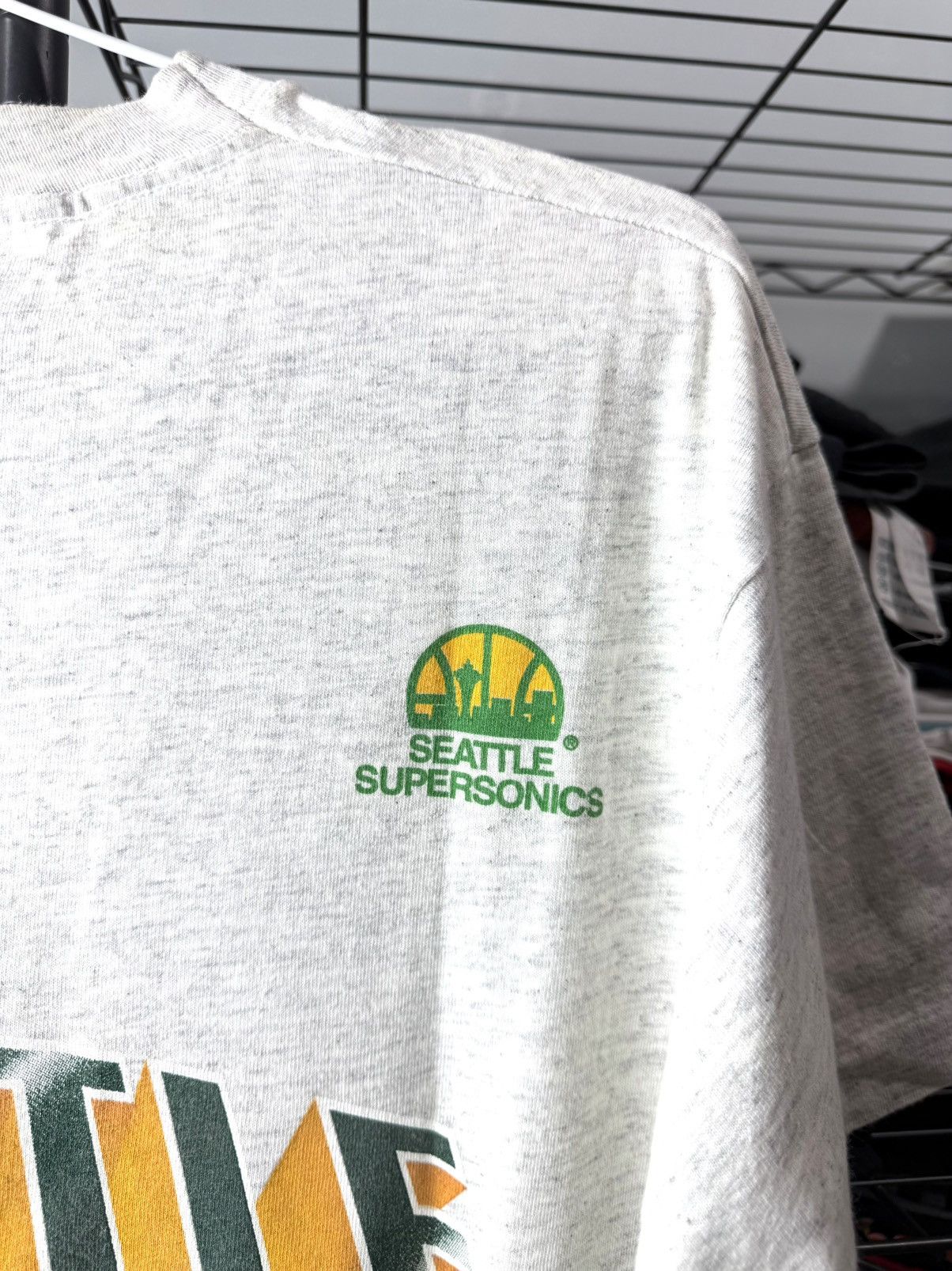 NBA Rare! Vintage 1990’s Sonics Seattle Supersonic NBA T Shirt Size US L / EU 52-54 / 3 - 11 Thumbnail