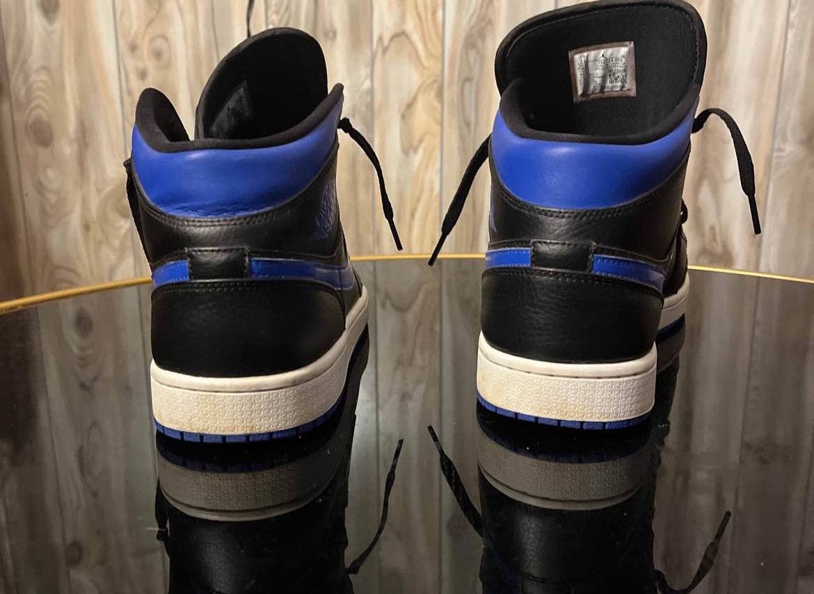 Jordan Brand × Nike Jordan 1 mid “Black Hyper Royal” Size US 11 / EU 44 - 4 Thumbnail