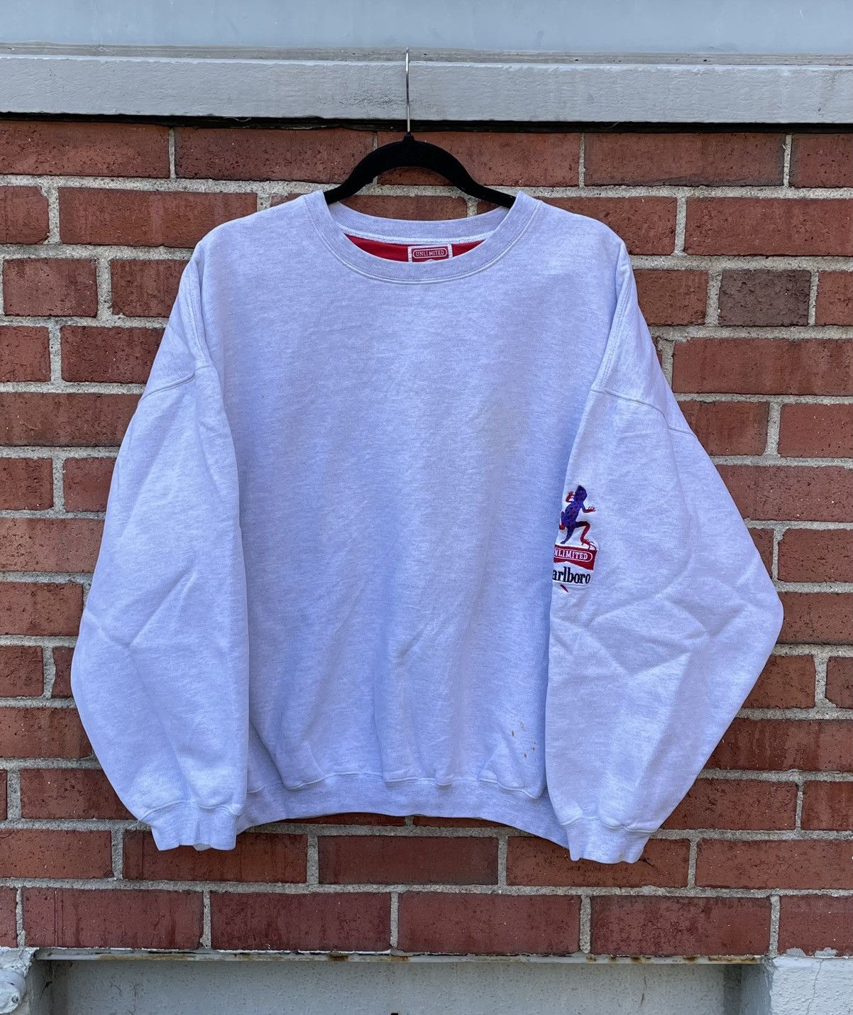 Marlboro 90s Marlboro Adventure Team Gecko Lizard Sleeve Crewneck Size US XL / EU 56 / 4 - 1 Thumbnail