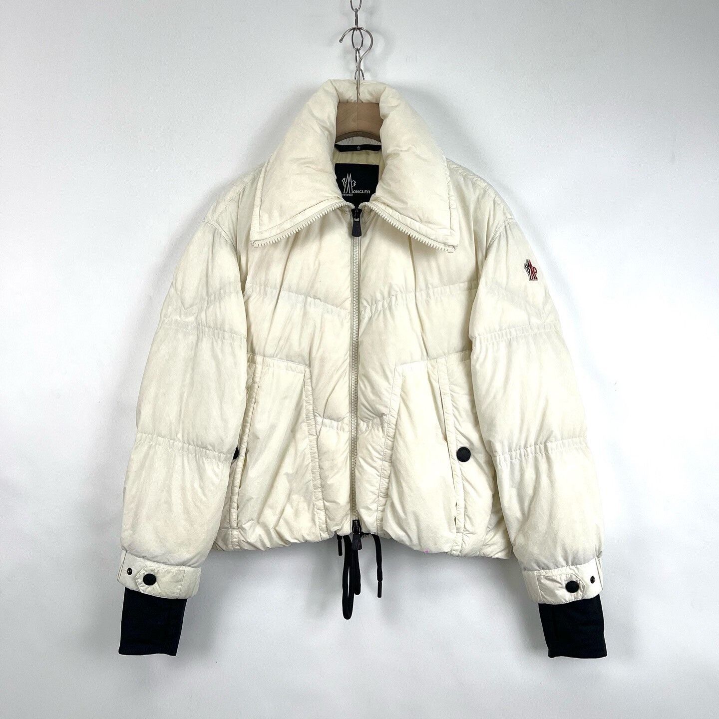 Moncler Grenoble Moncler Grenoble Cluses White Down Jacket Size US S / EU 44-46 / 1 - 1 Thumbnail