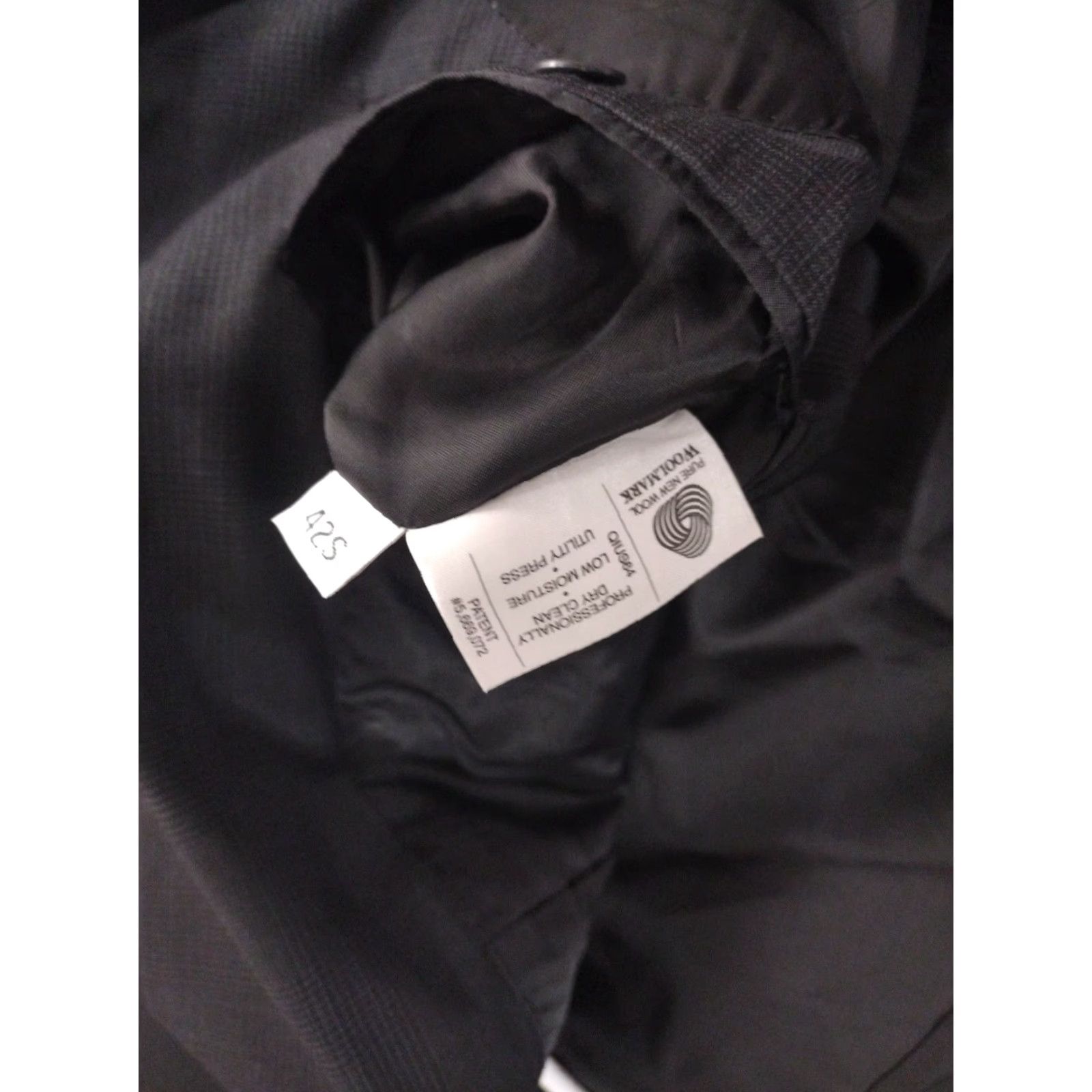 Hart Schaffner Marx Hart Schaffner Marx Blazer Mens 42S 2 Button Wool Black and Gray Plaid Jacket Short 2 Piece 42 Gray Wool Notch Lapel Vintage Mens Blazer Size 42R - 2 Thumbnail