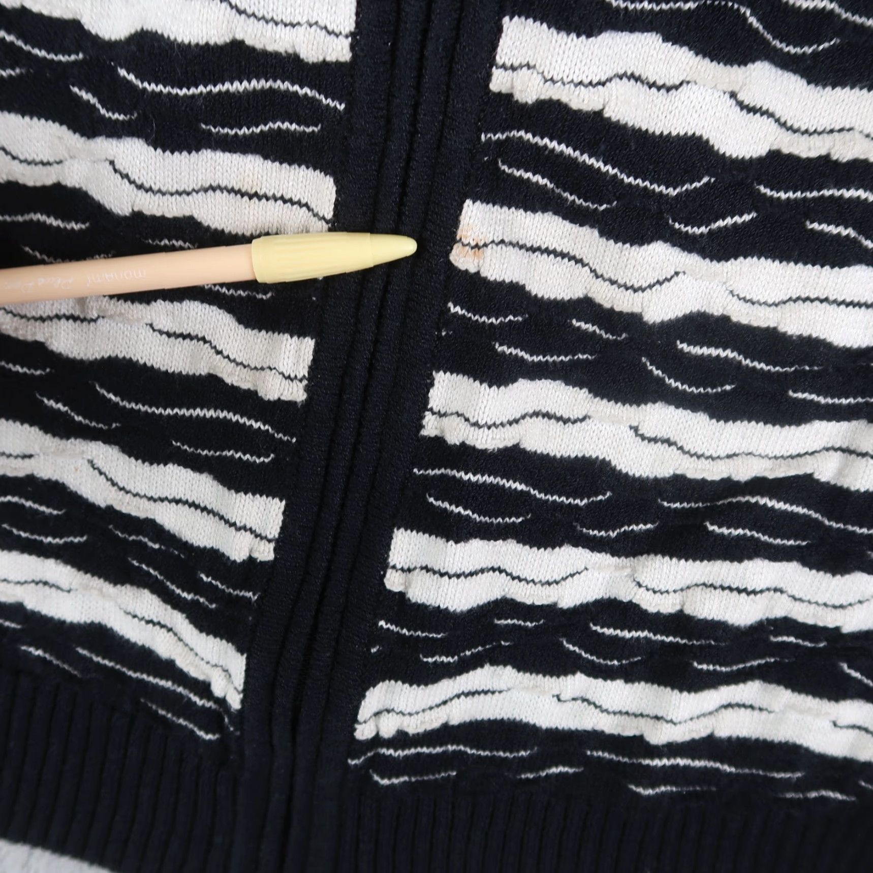 St. John VINTAGE St. John Women's Knit Jacket Short S Black White Striped Wool Rayon Cotton 90s Fashion Size S / US 4 / IT 40 - 3 Thumbnail