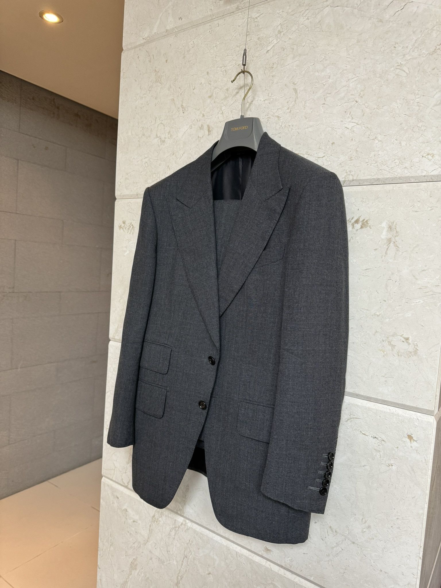 Tom Ford TOM FORD / Atticus Fit Grey Suit US 36 / EU 46 Size 36S - 2 Thumbnail