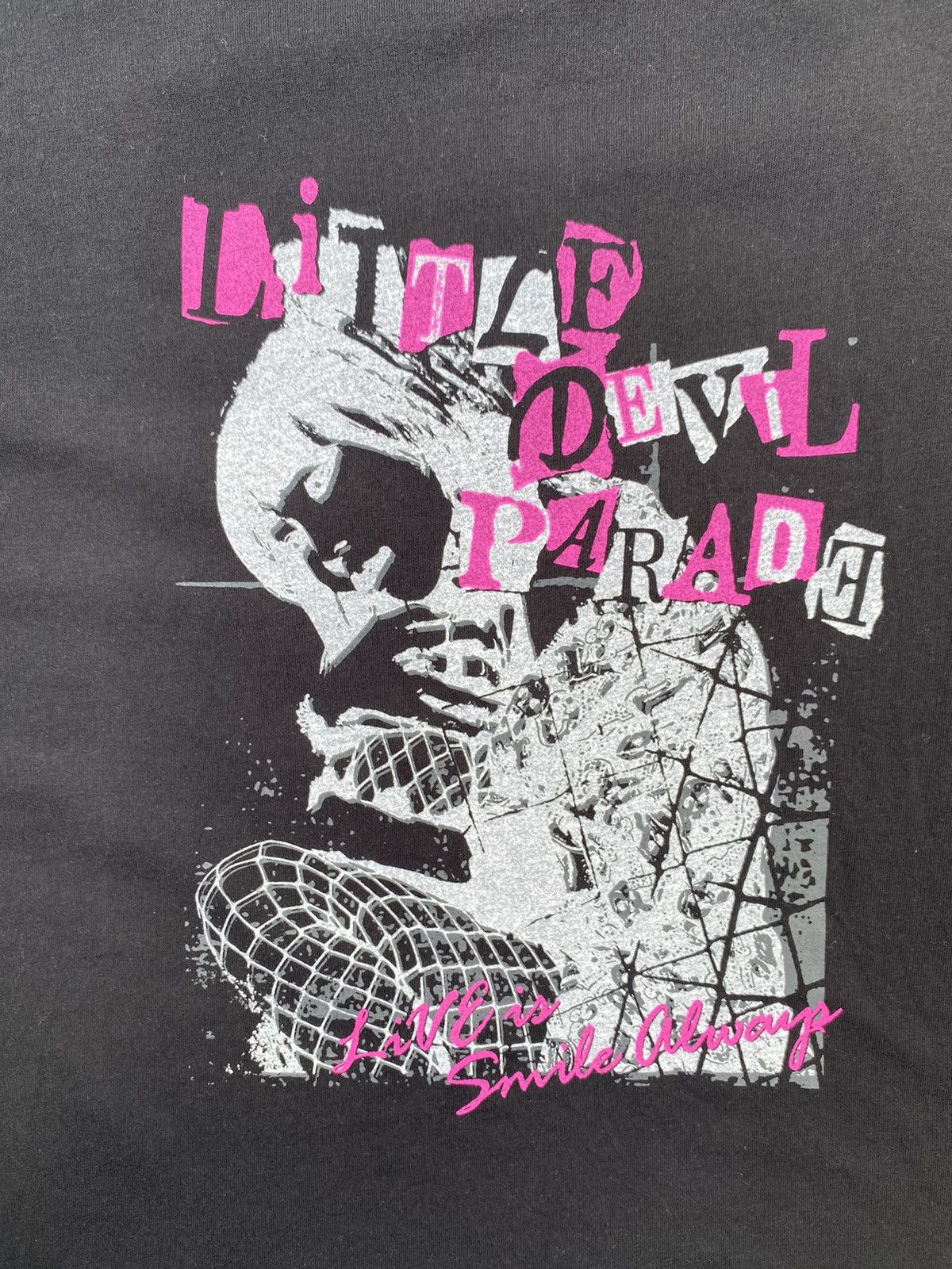 Band Tees Sick🔥Vintage Thrashed Lisa Little Devil Parade Punk Tees Size US XL / EU 56 / 4 - 3 Thumbnail
