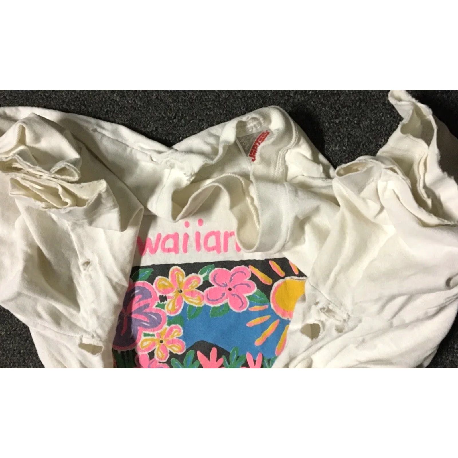 Paradise VINTAGE 90s Maui Hawaii Paradise Distress Shirt S White Beach Grunge Surf Art T-Shirt Mens Small Single Stitch Kawaii? Size US S / EU 44-46 / 1 - 7 Thumbnail