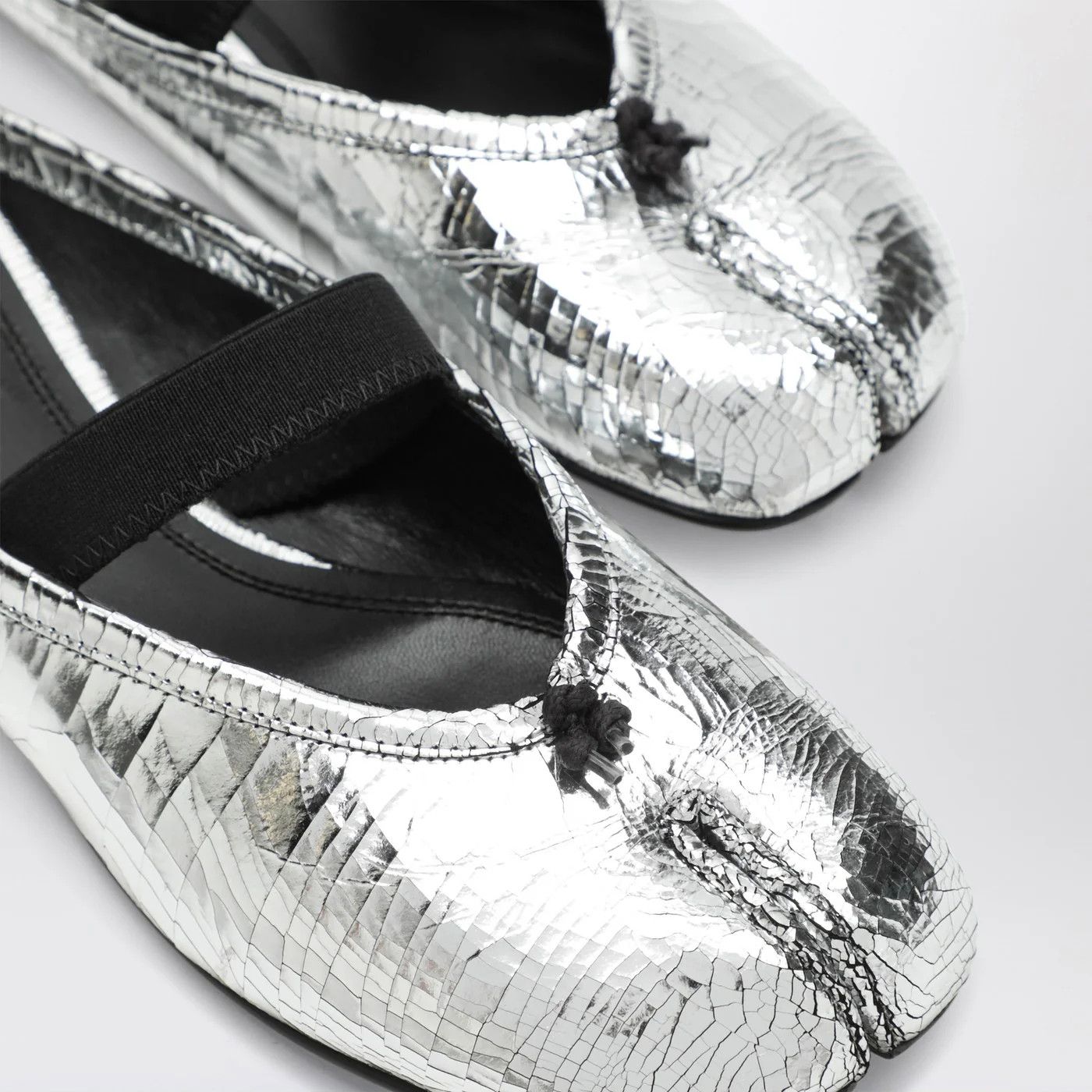 Maison Margiela o1d2blof0426 Tabi Mules in Silver Size US 6.5 / IT 36.5 - 5 Thumbnail