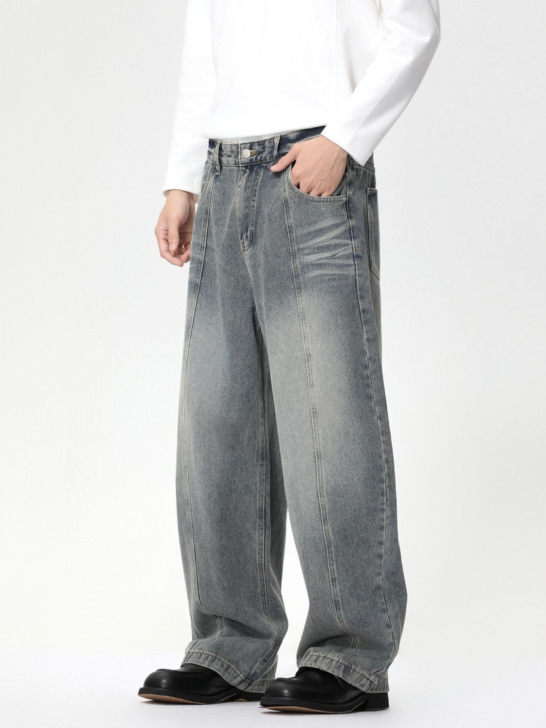 Vintage Men's Washed & Distressed Curved-Leg Jeans Size US 32 / EU 48 - 3 Thumbnail