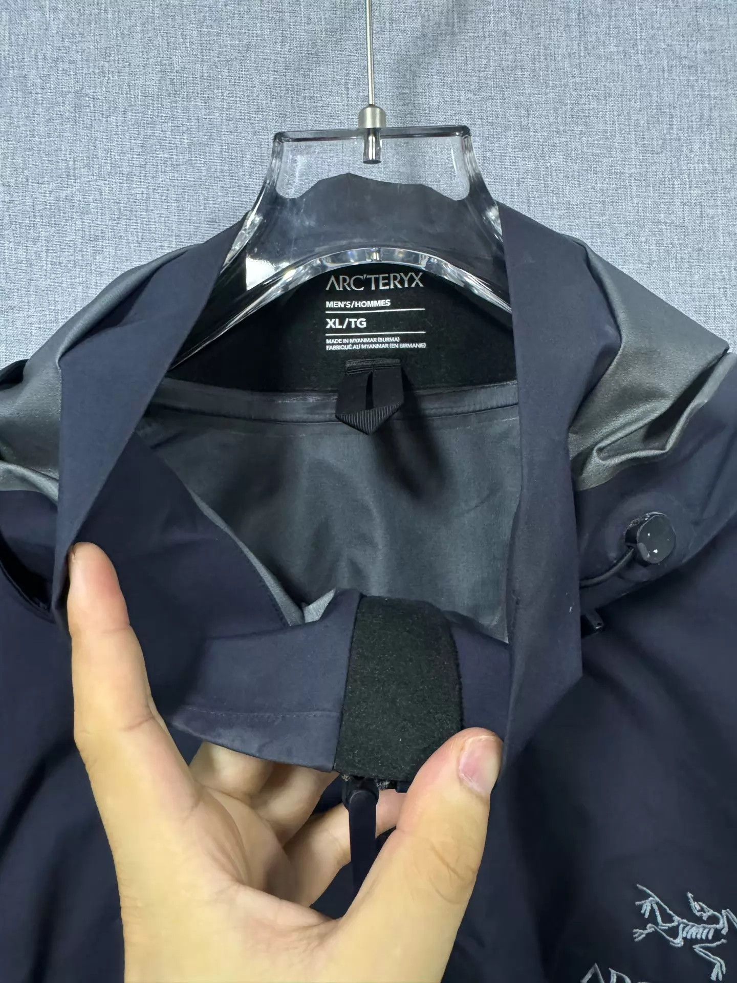 Arc'teryx Arc'teryx Beta AR Deep Blue XL (some bubbling) Size US XL / EU 56 / 4 - 7 Thumbnail