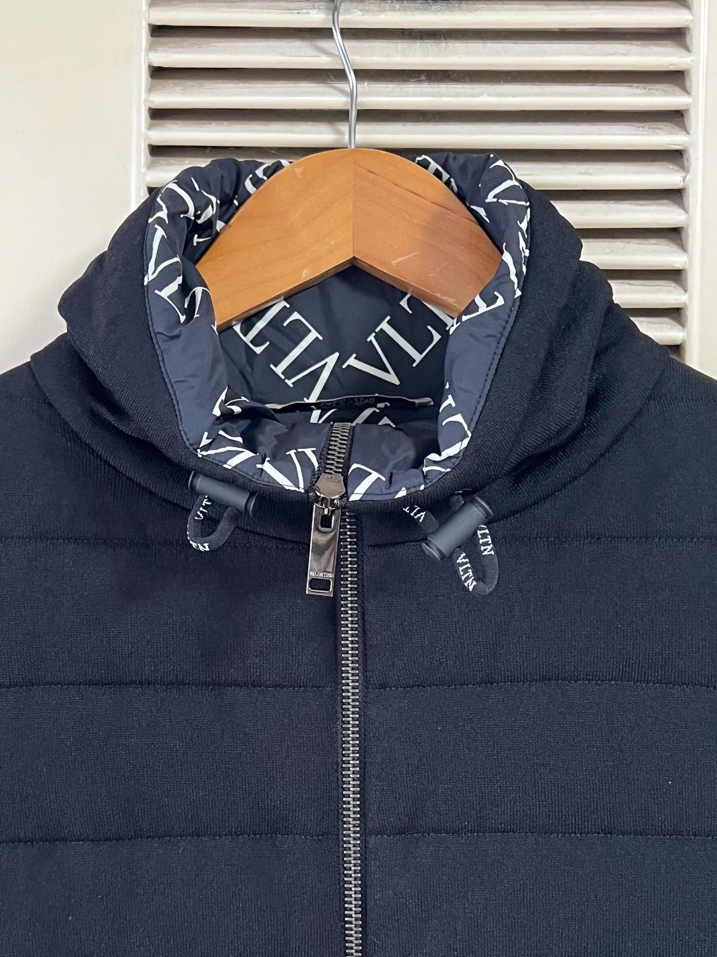 Valentino Valentino Men's Black Big Logo Puffer S Logo Lining Size US S / EU 44-46 / 1 - 3 Thumbnail