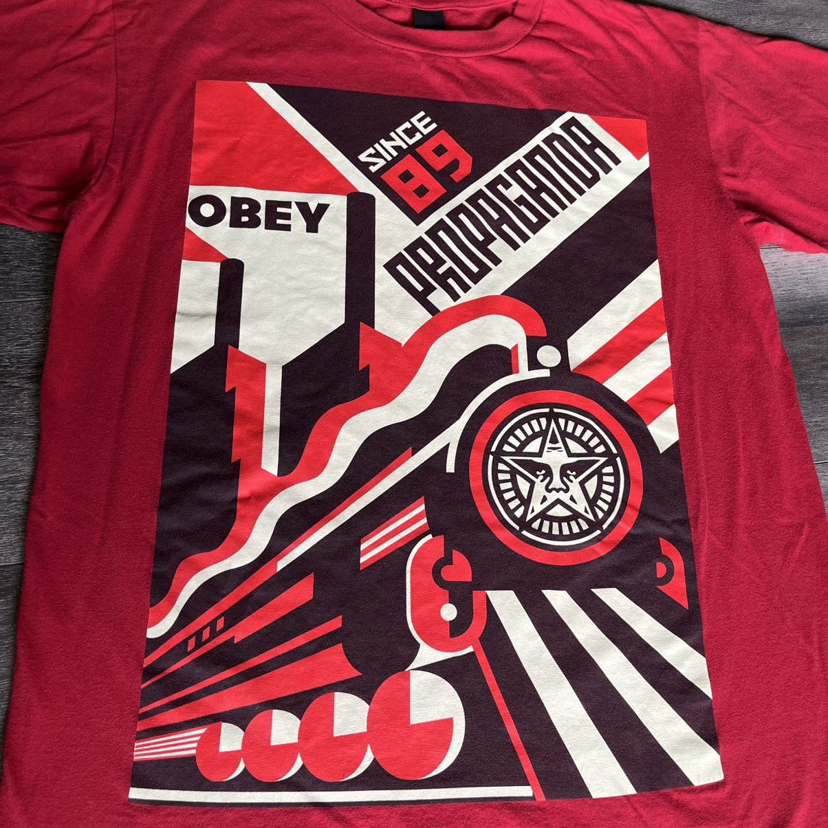 Obey Vintage 2000s Obey Propaganda Since 89 Train Political Tee Size US M / EU 48-50 / 2 - 2 Thumbnail